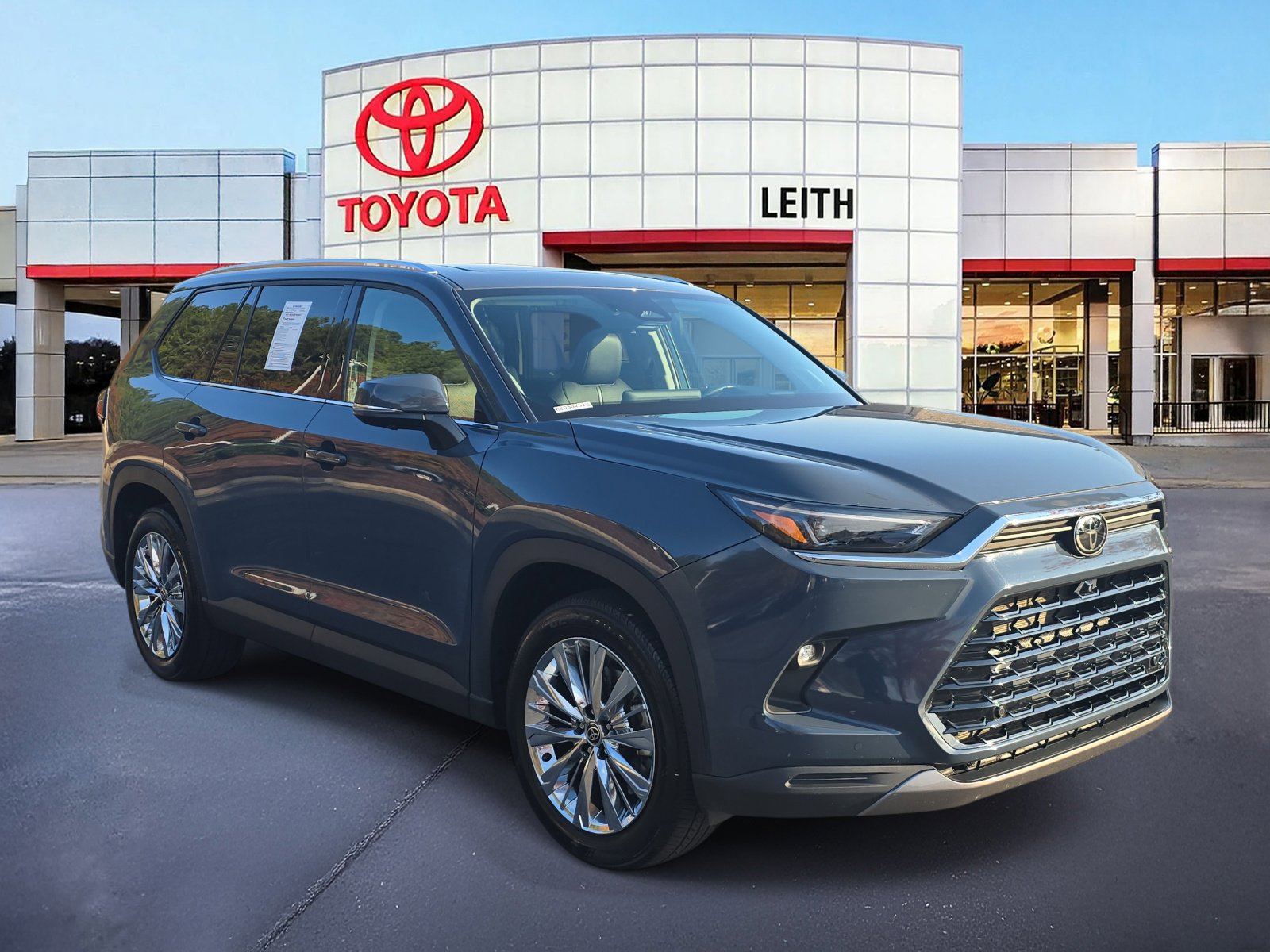 2024 Toyota Grand Highlander Platinum photo 3