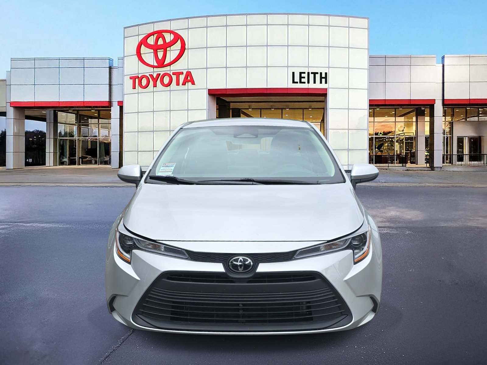 2025 Toyota Corolla LE photo 2