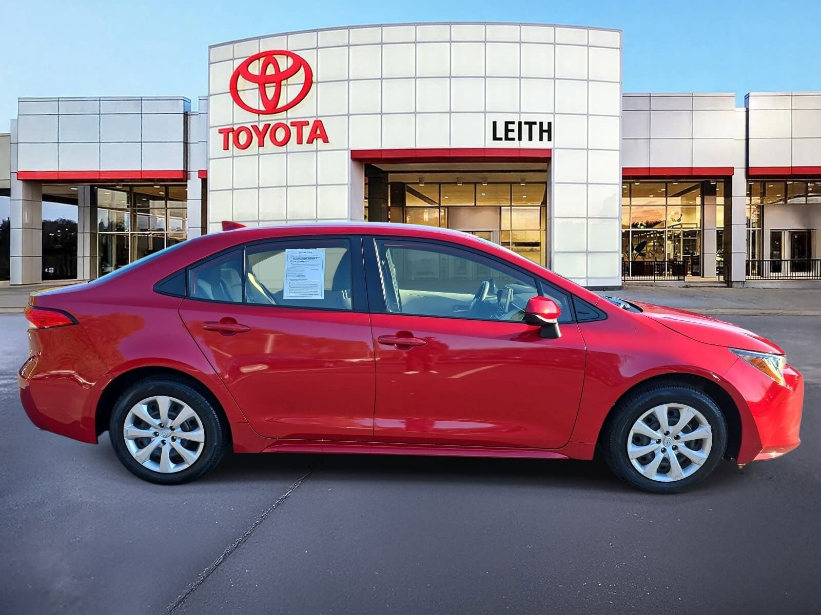 2020 Toyota Corolla LE photo 3