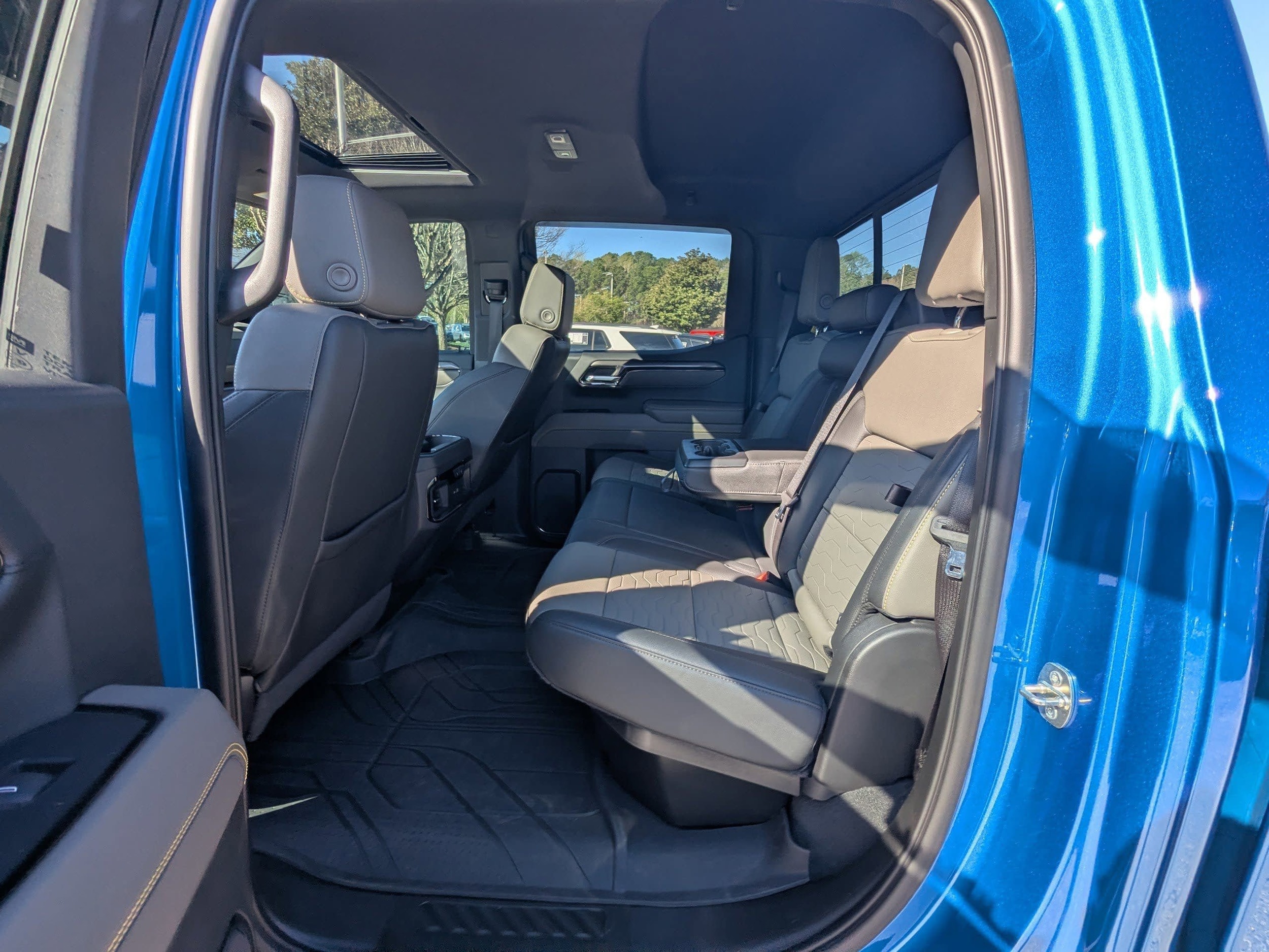 2023 Chevrolet Silverado 1500 ZR2 - Photo 11