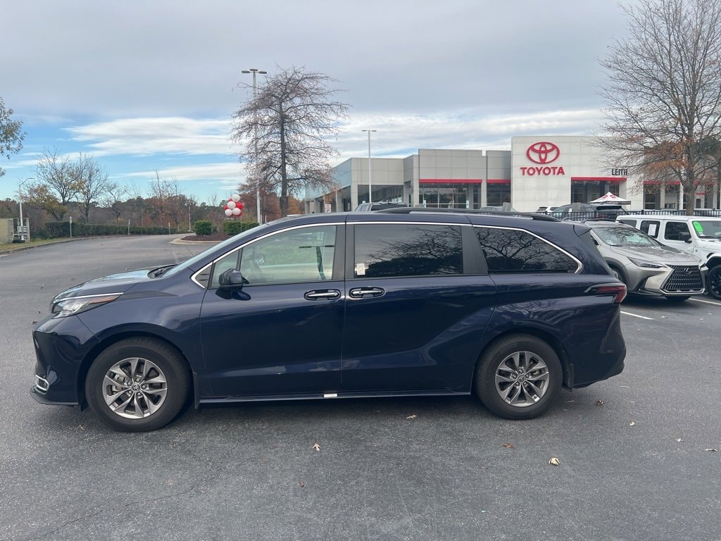 Used 2023 Toyota Sienna XLE Van Passenger Van