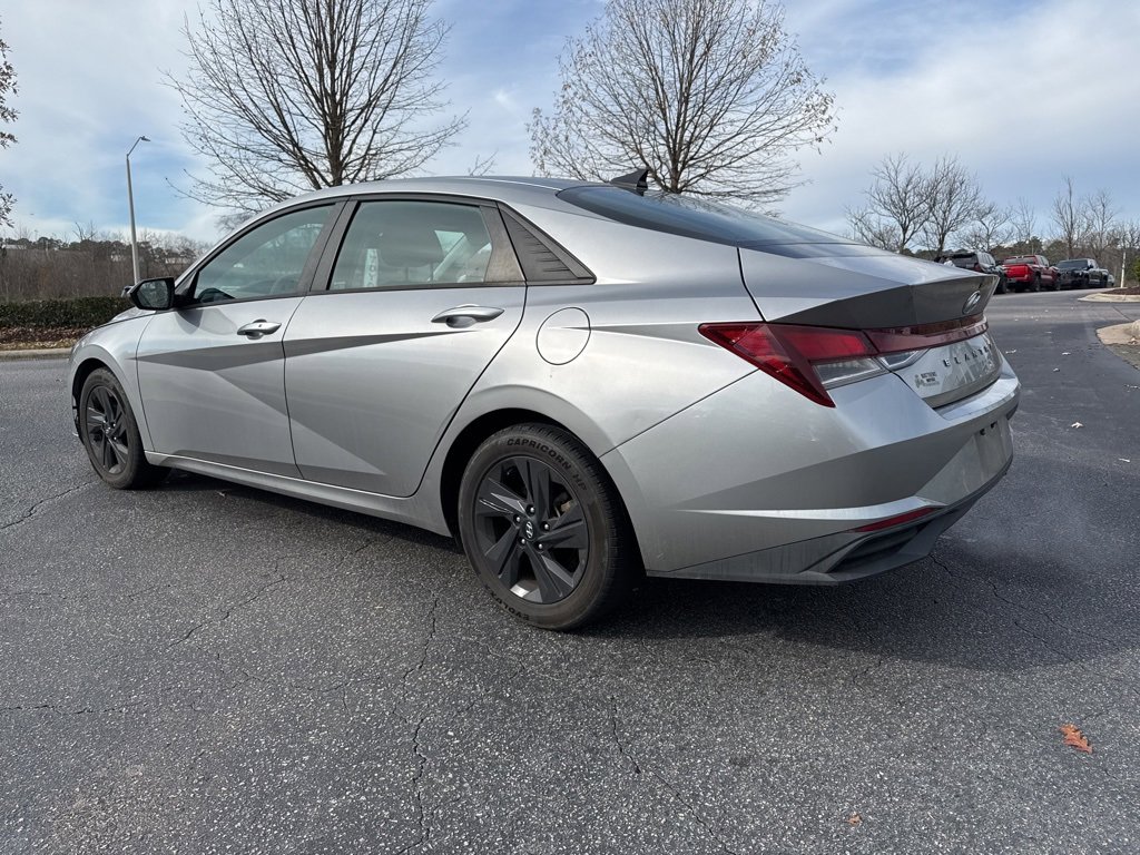 2021 Hyundai Elantra SEL photo 3