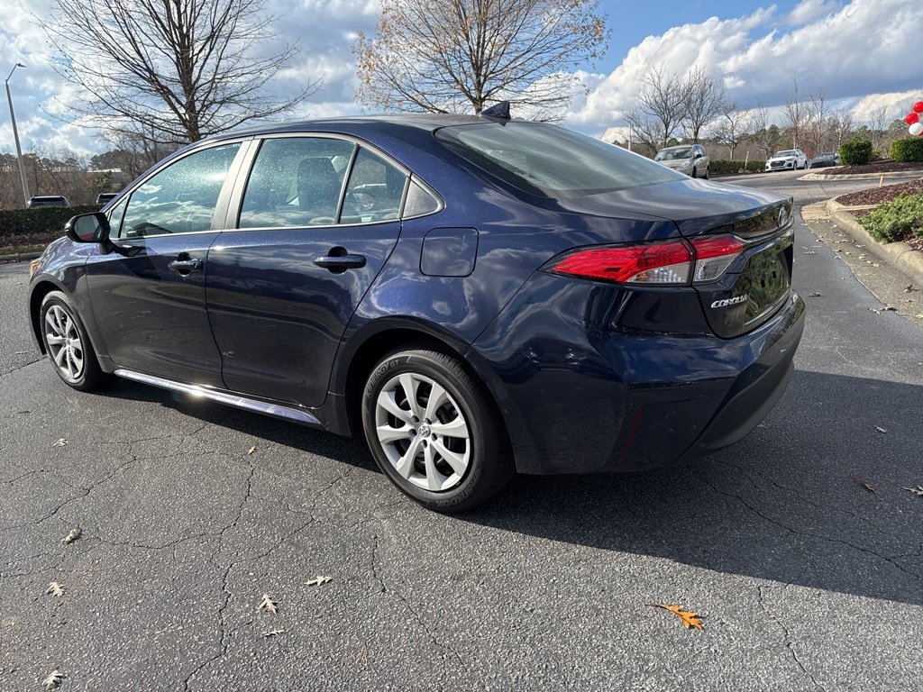 2025 Toyota Corolla LE photo 3