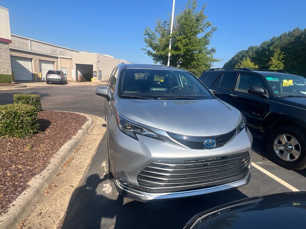 Used 2024 Toyota Sienna Platinum 7 Passenger Van Passenger Van