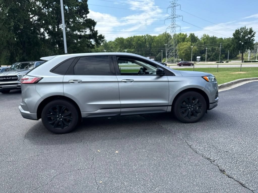 Used 2022 Ford Edge SE SUV