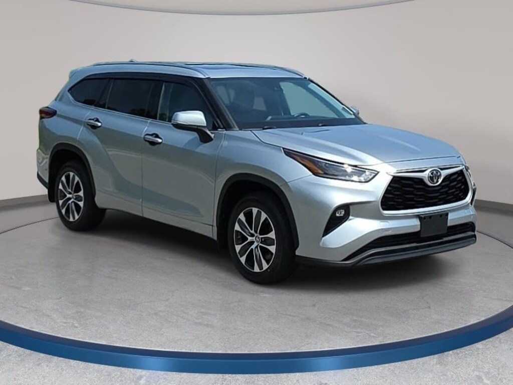 Used 2021 Toyota Highlander XLE SUV
