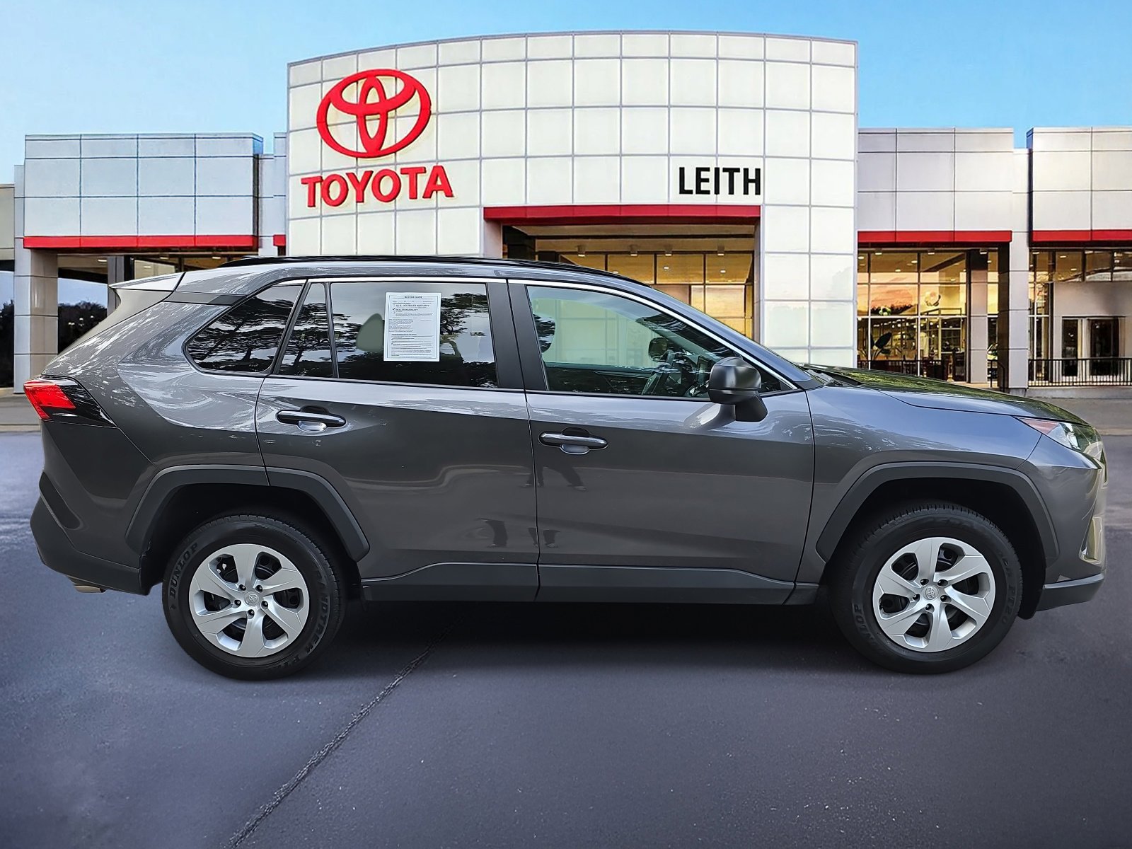 2021 Toyota RAV4 LE photo 2