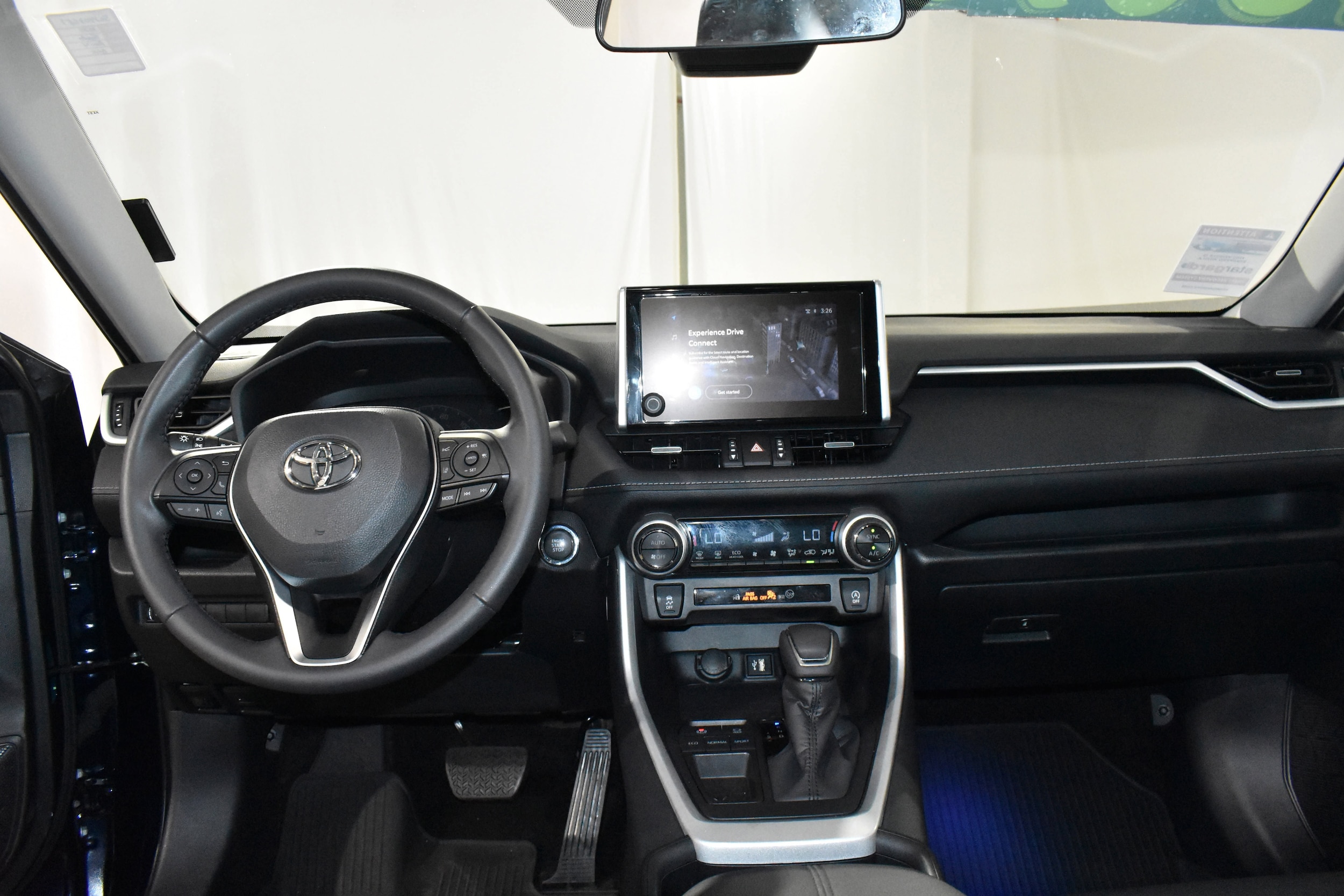 2025 Toyota RAV4 XLE Premium - Photo 29