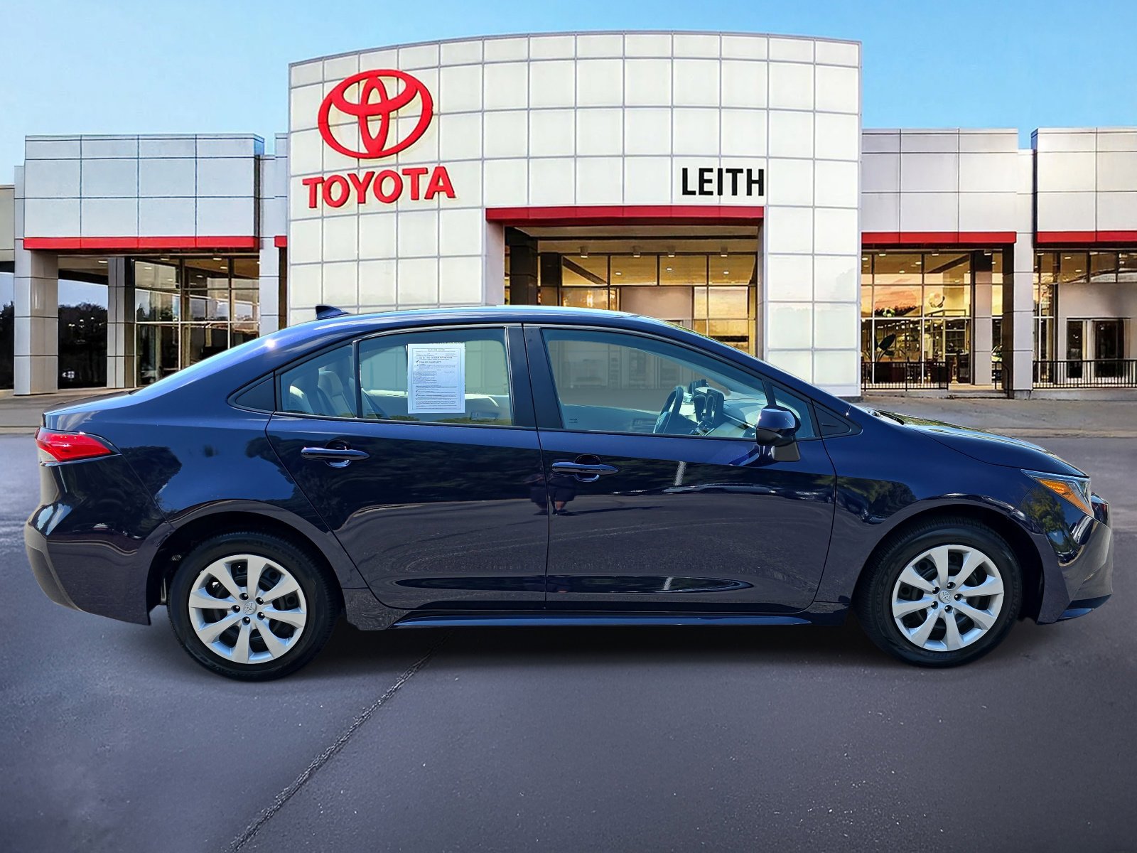 2025 Toyota Corolla LE photo 4