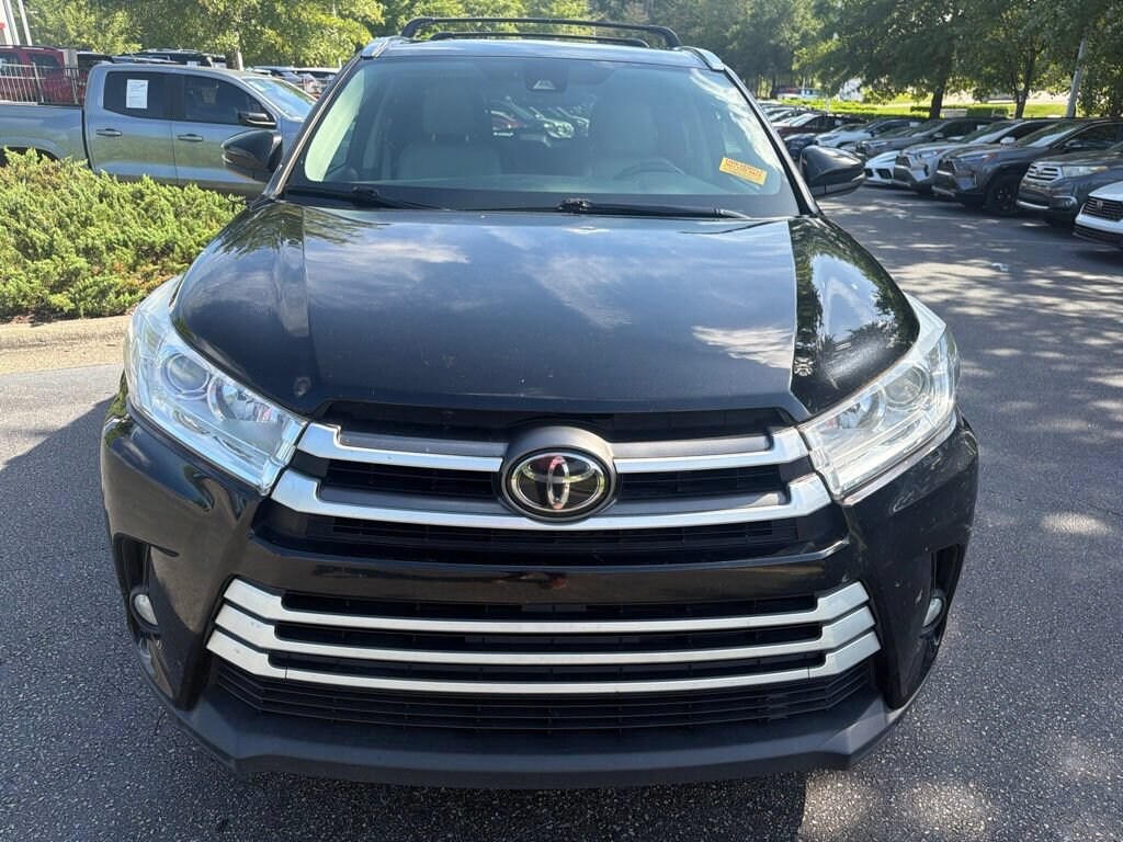 Used 2017 Toyota Highlander XLE V6 SUV