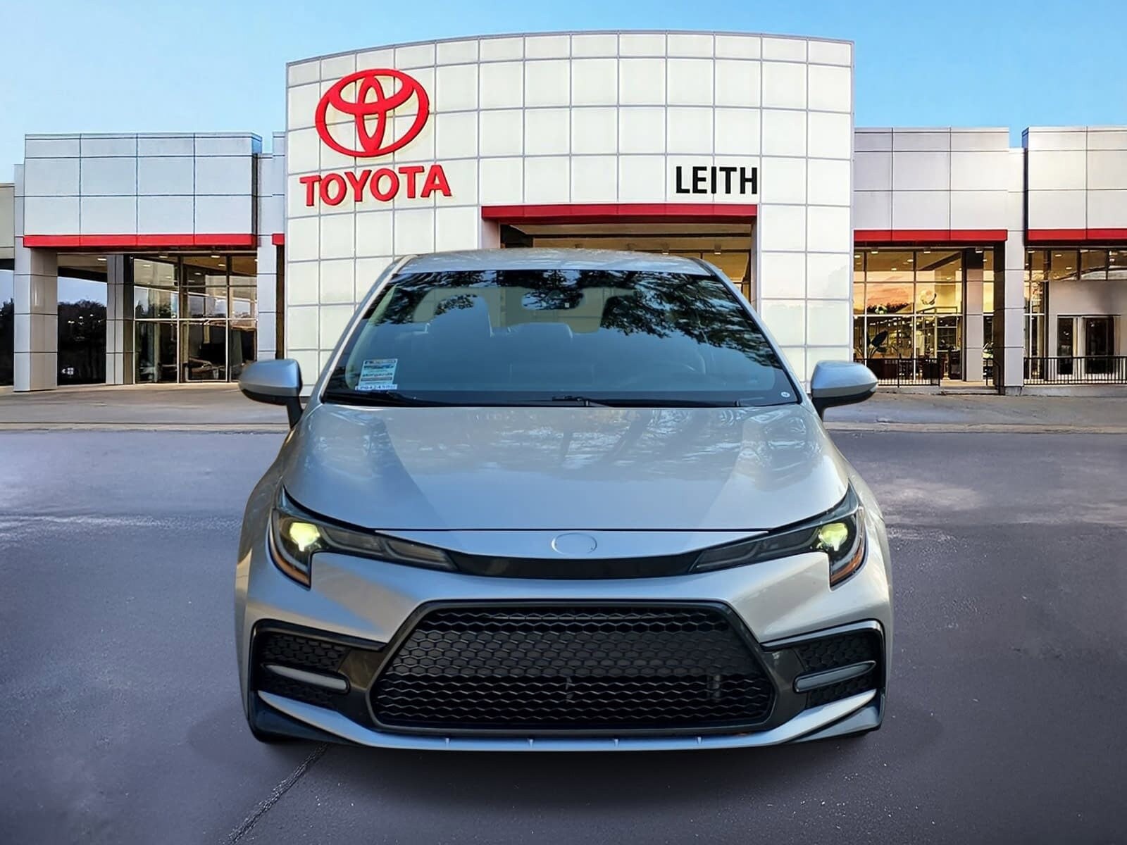 2020 Toyota Corolla SE photo 2
