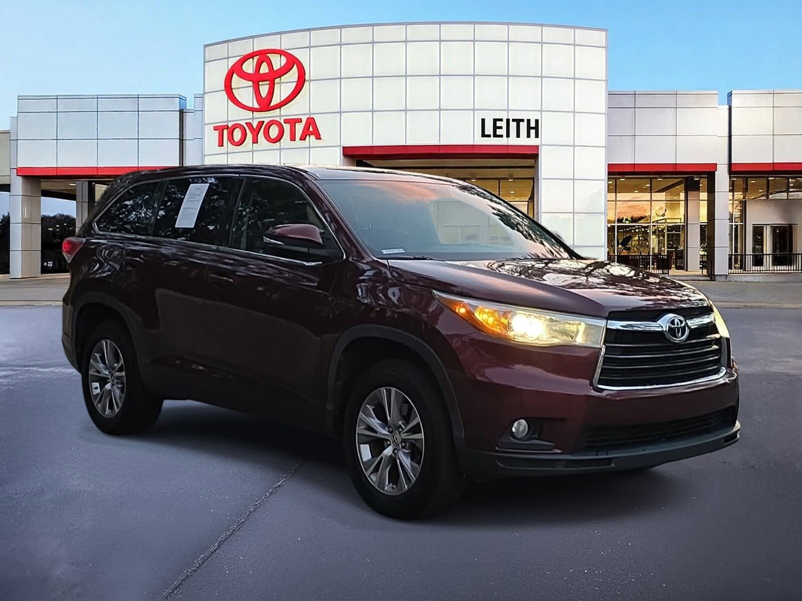 2015 Toyota Highlander LE photo 3