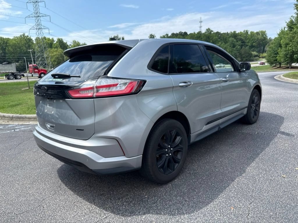 Used 2022 Ford Edge SE SUV