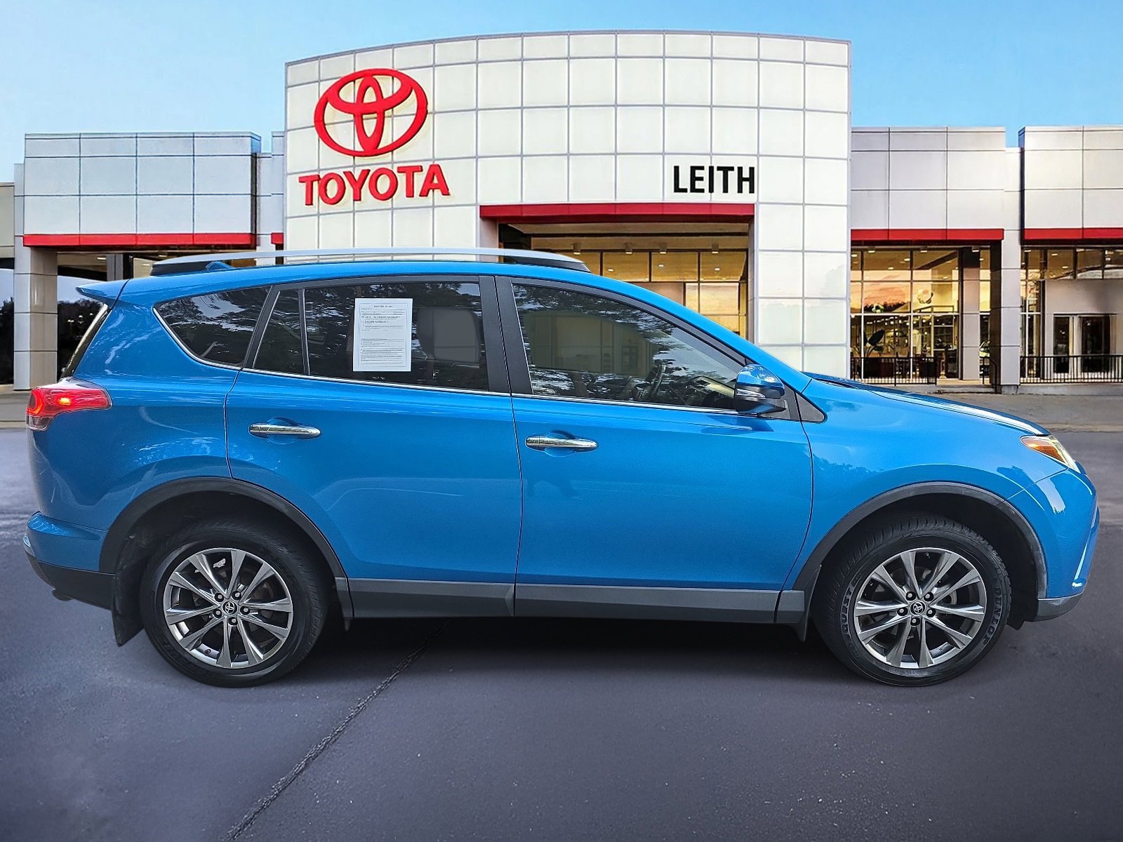2018 Toyota RAV4 Limited photo 4