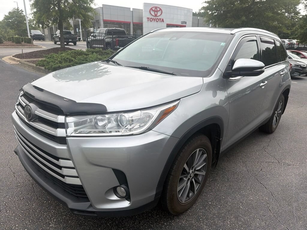 Used 2019 Toyota Highlander XLE V6 SUV