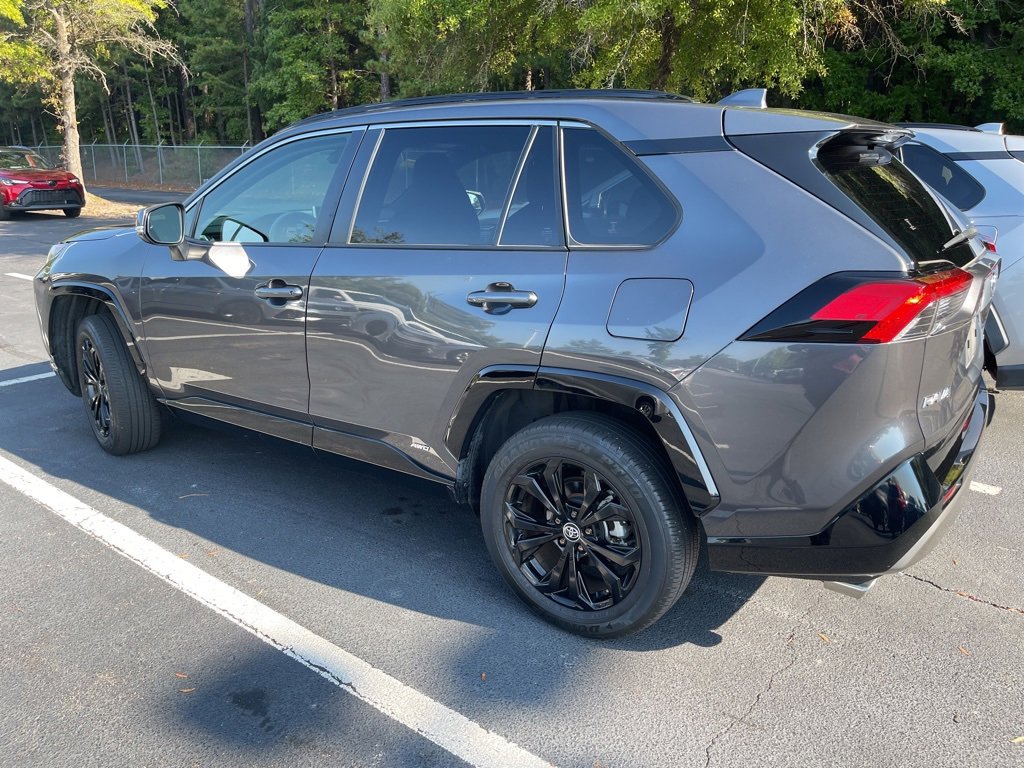2023 Toyota RAV4 Hybrid SE photo 2