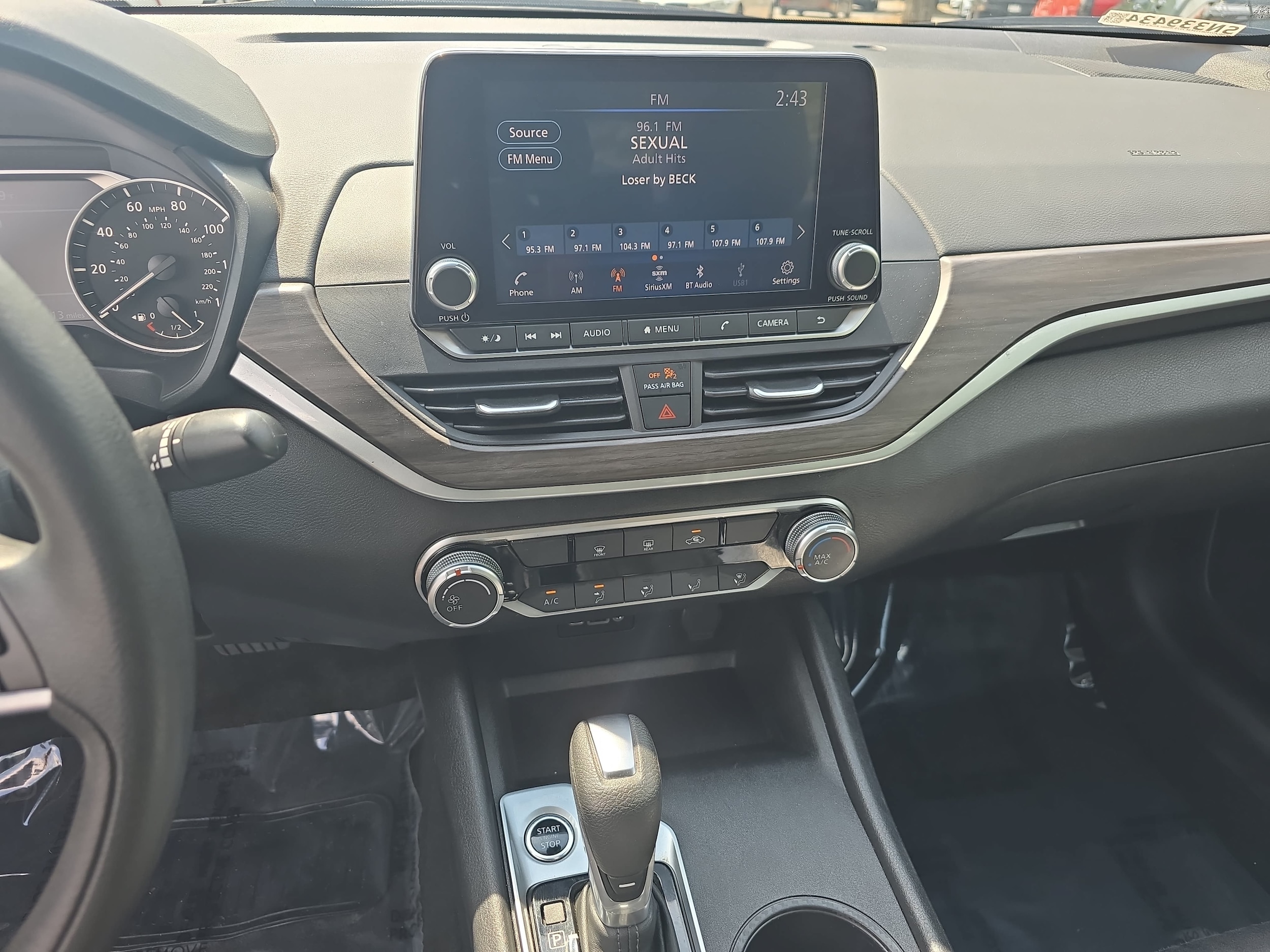 2025 Nissan Altima SV - Photo 21