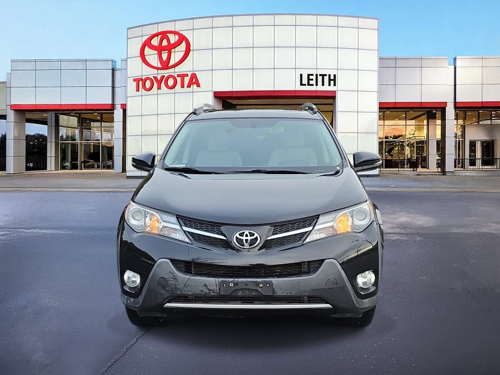 2013 Toyota RAV4 XLE photo 2