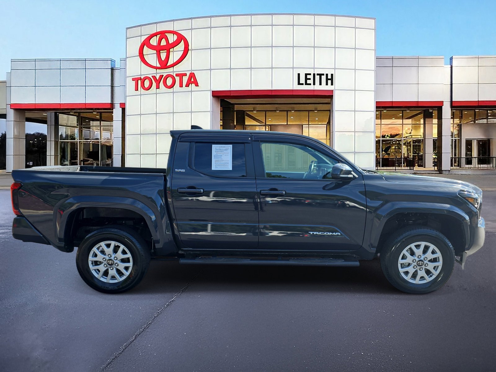 2024 Toyota Tacoma SR5 photo 4
