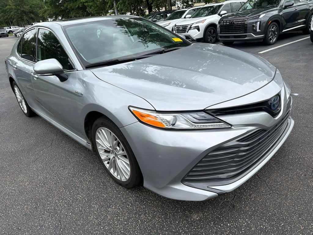 Used 2020 Toyota Camry Hybrid XLE Sedan