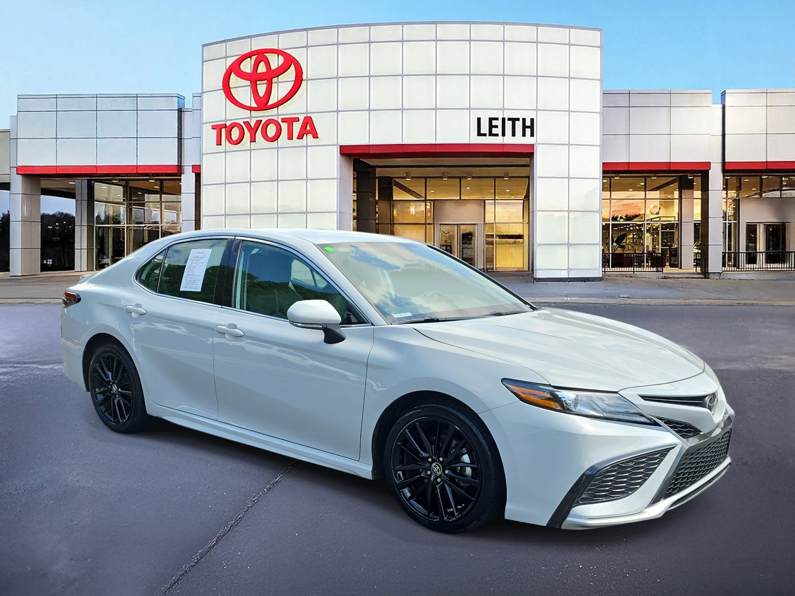 2023 Toyota Camry XSE photo 3