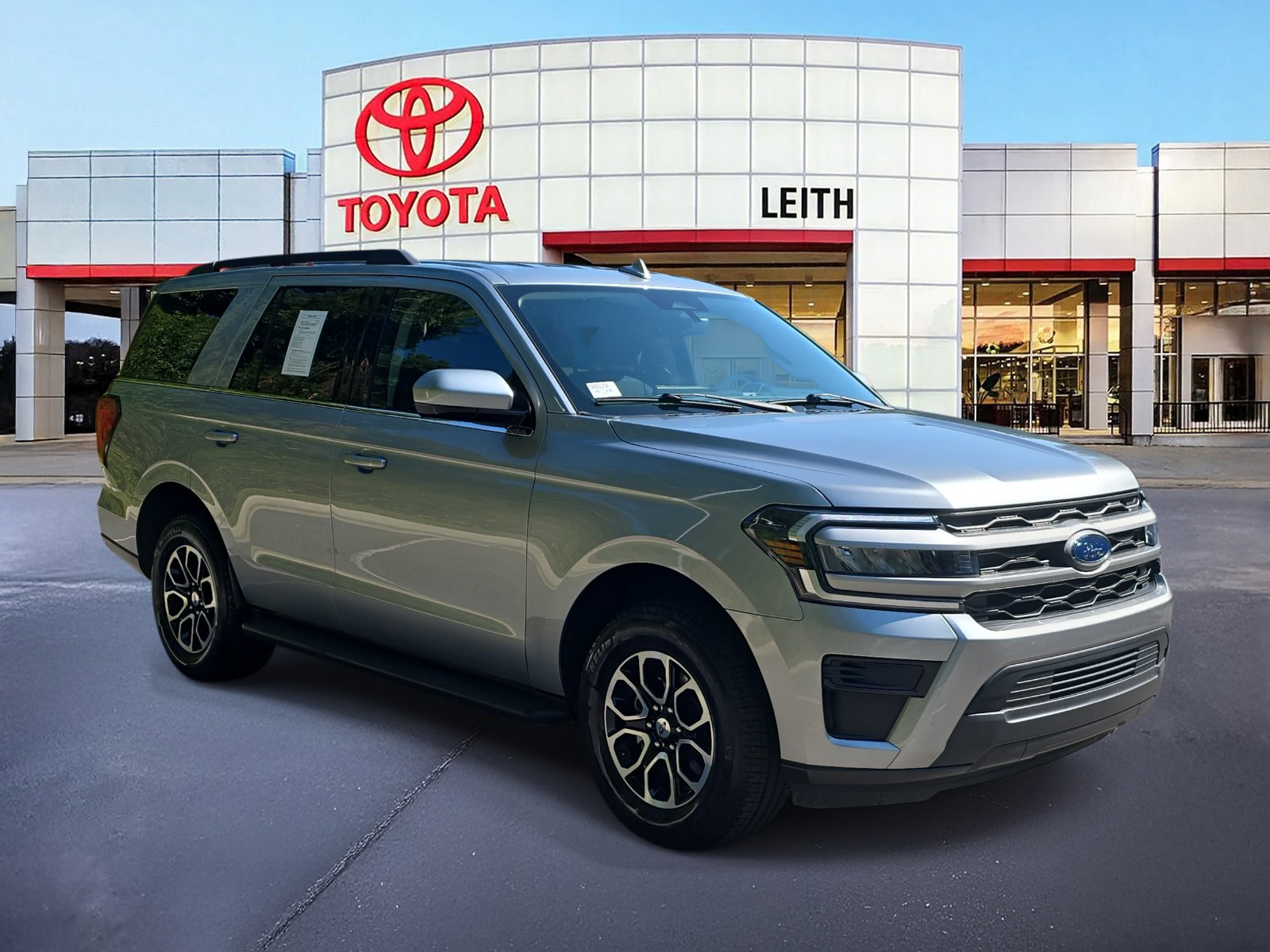 2022 Ford Expedition XLT photo 3