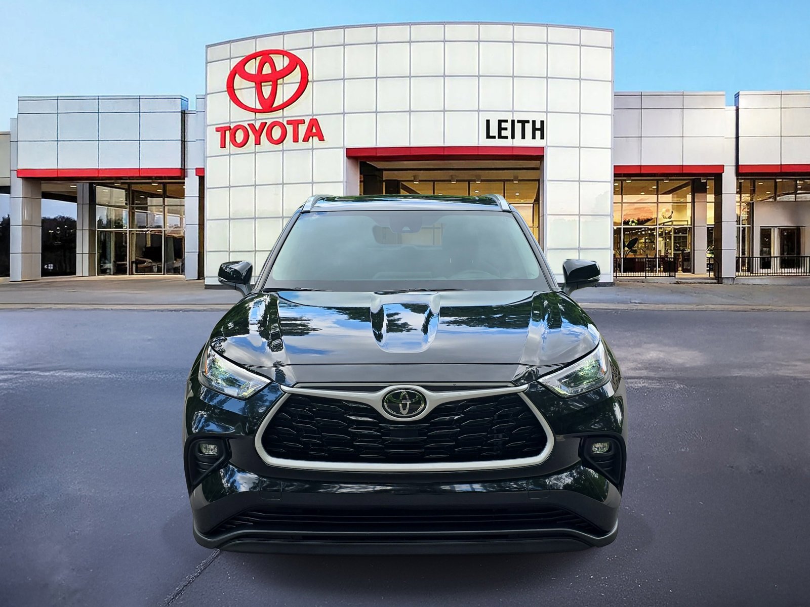 Used 2023 Toyota Highlander XLE with VIN 5TDKDRAH5PS038935 for sale in Raleigh, NC