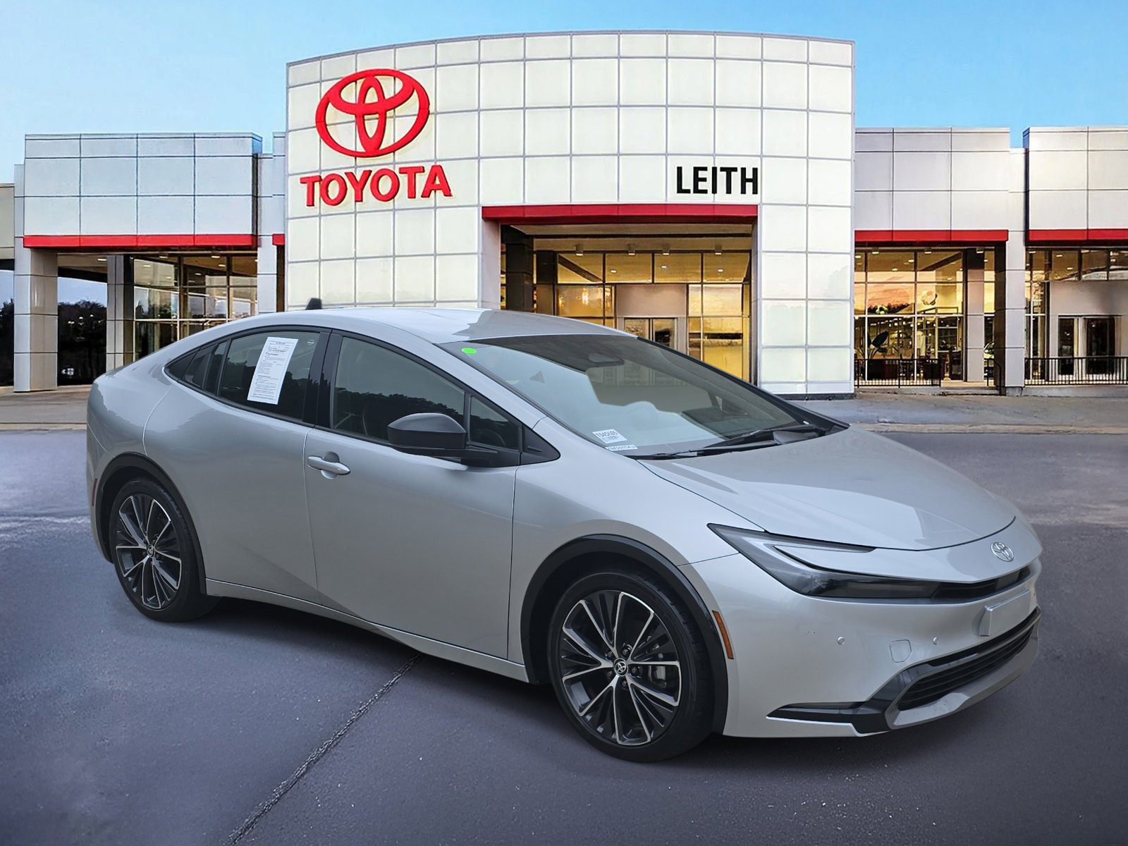 2024 Toyota Prius XLE photo 3