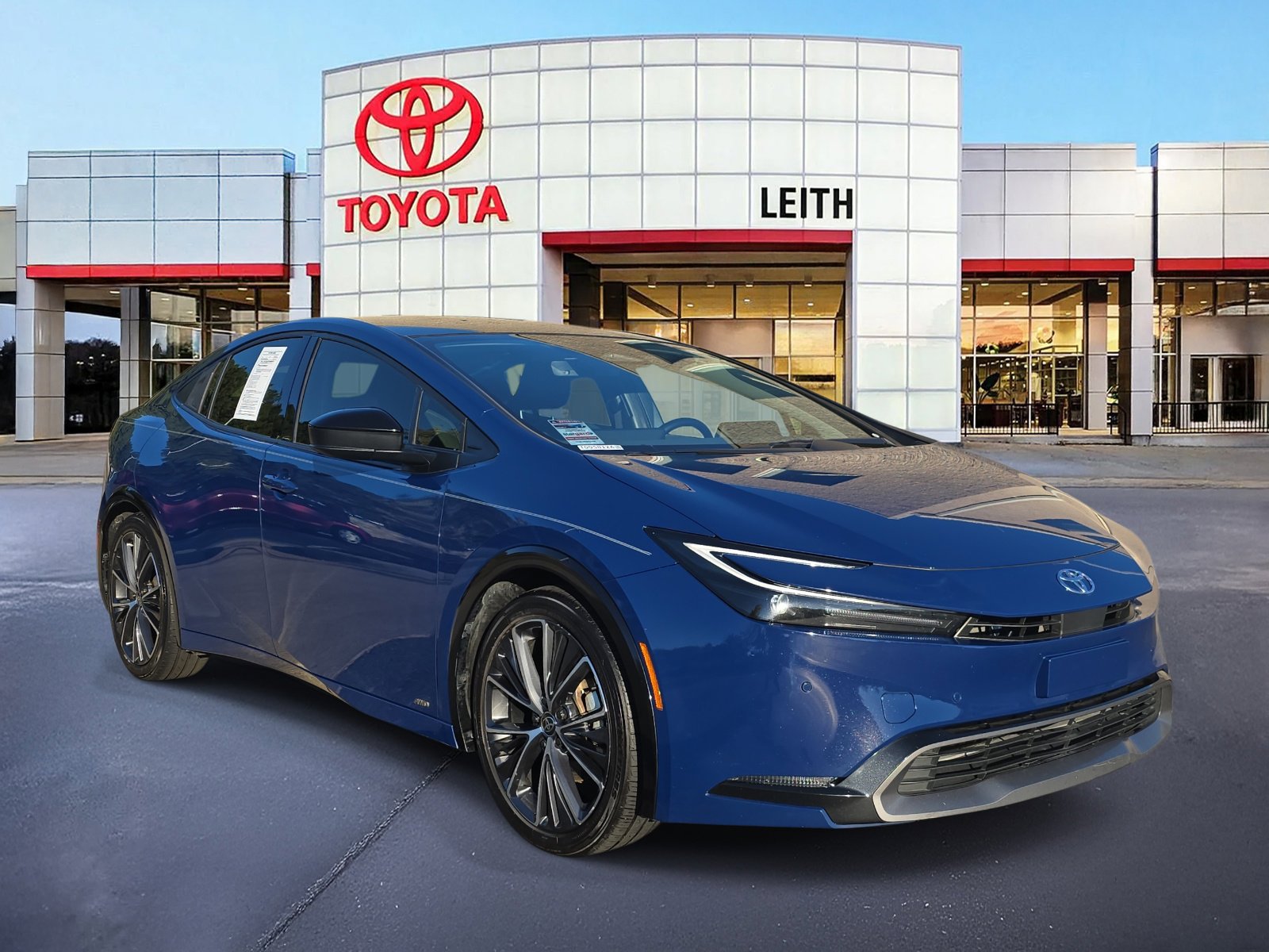 2023 Toyota Prius XLE photo 3