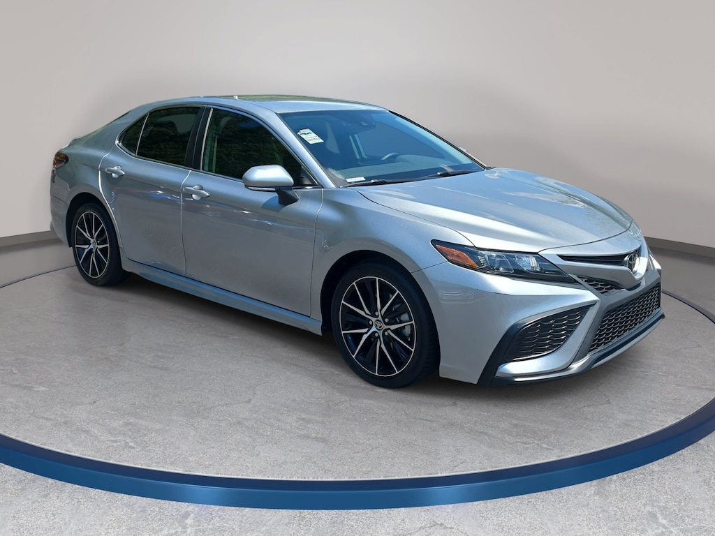 Used 2023 Toyota Camry SE Sedan