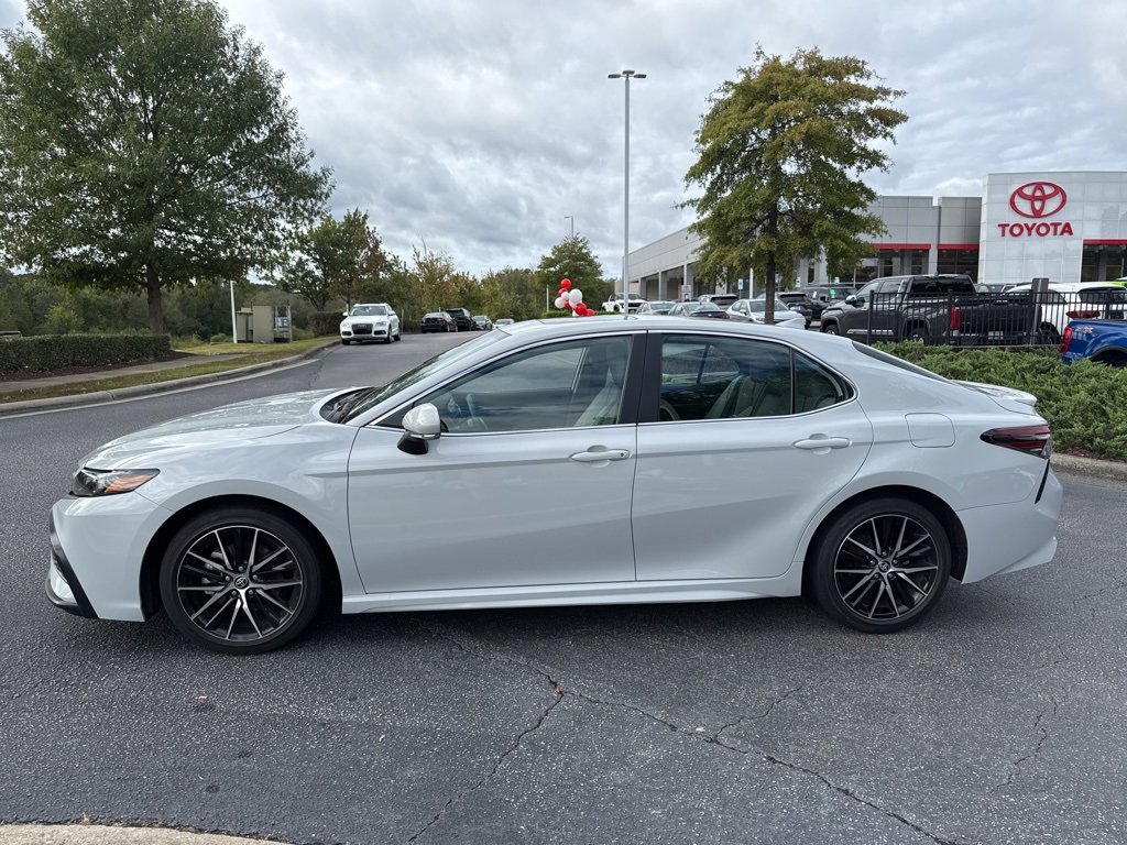 2024 Toyota Camry SE photo 3
