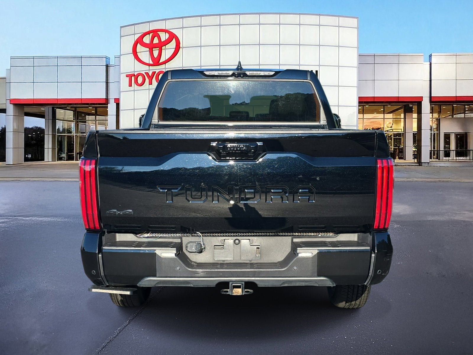 2024 Toyota Tundra Platinum CrewMax photo 4