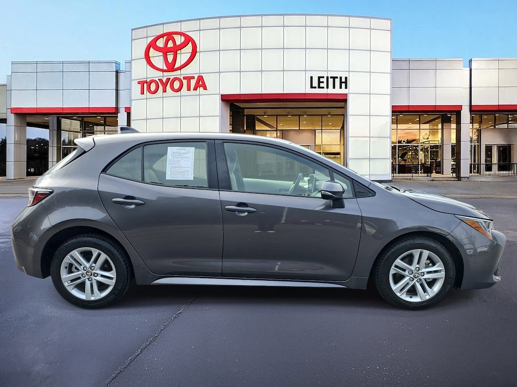 Certified 2022 Toyota Corolla Hatchback SE Hatchback