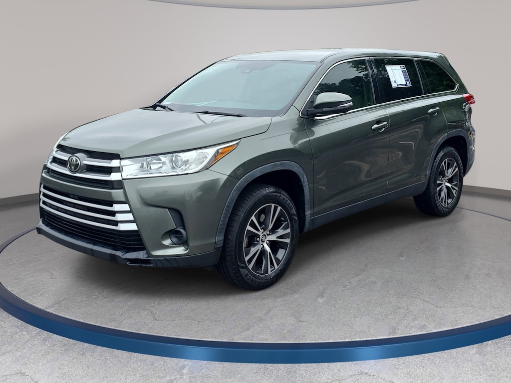 Used 2019 Toyota Highlander LE V6 SUV