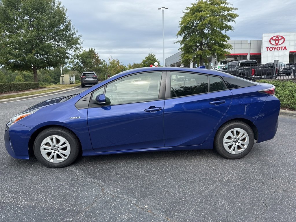 2017 Toyota Prius Two photo 2