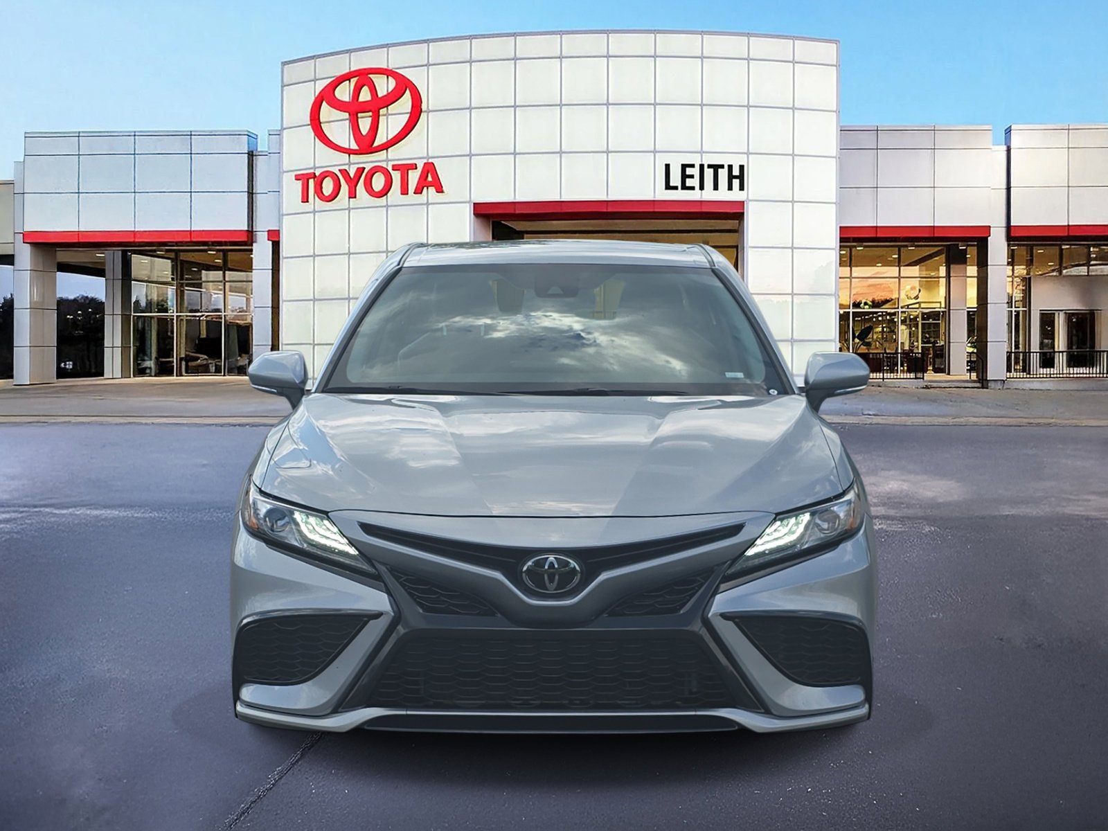 2023 Toyota Camry XSE photo 2