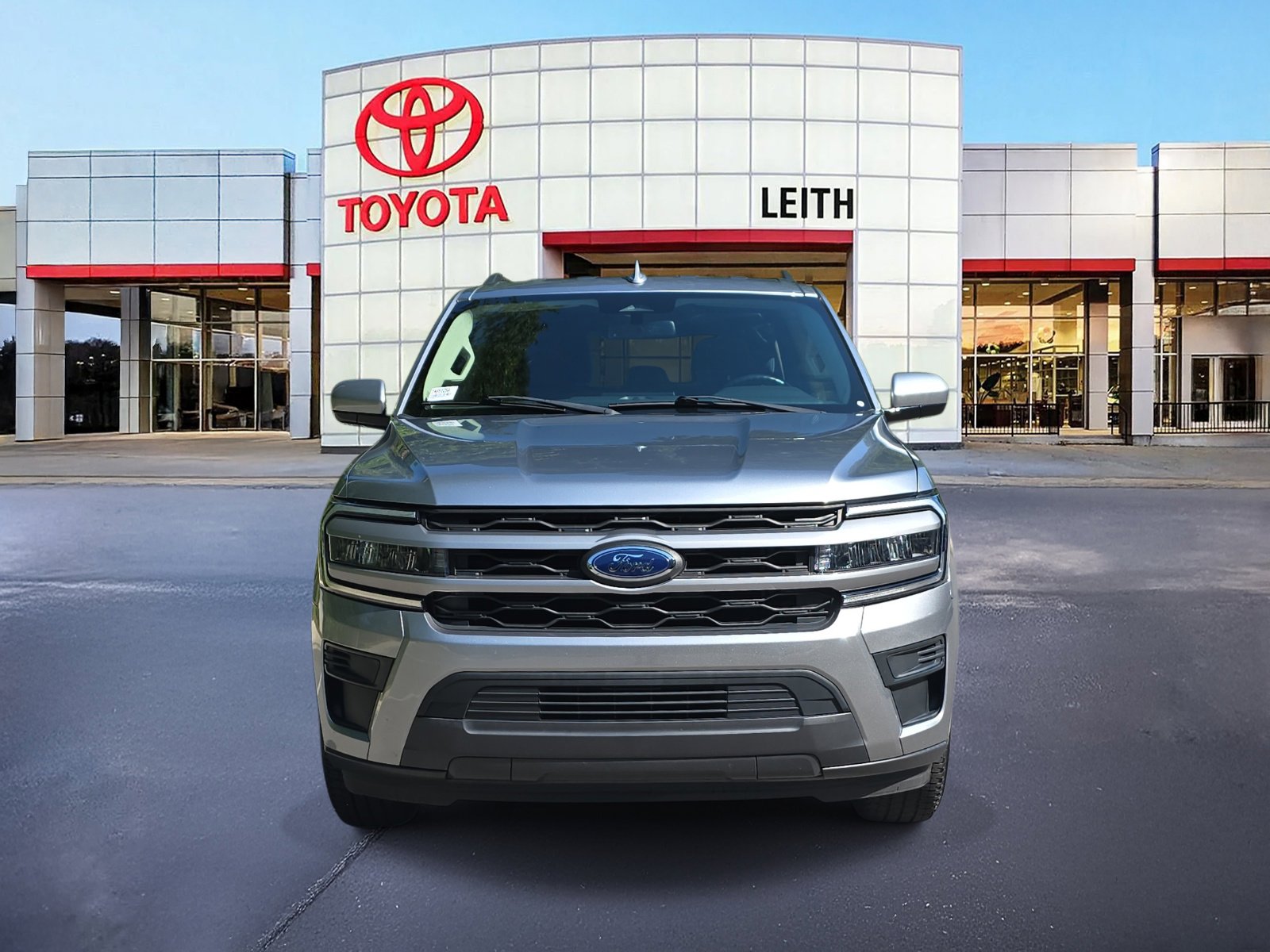 2022 Ford Expedition XLT photo 2