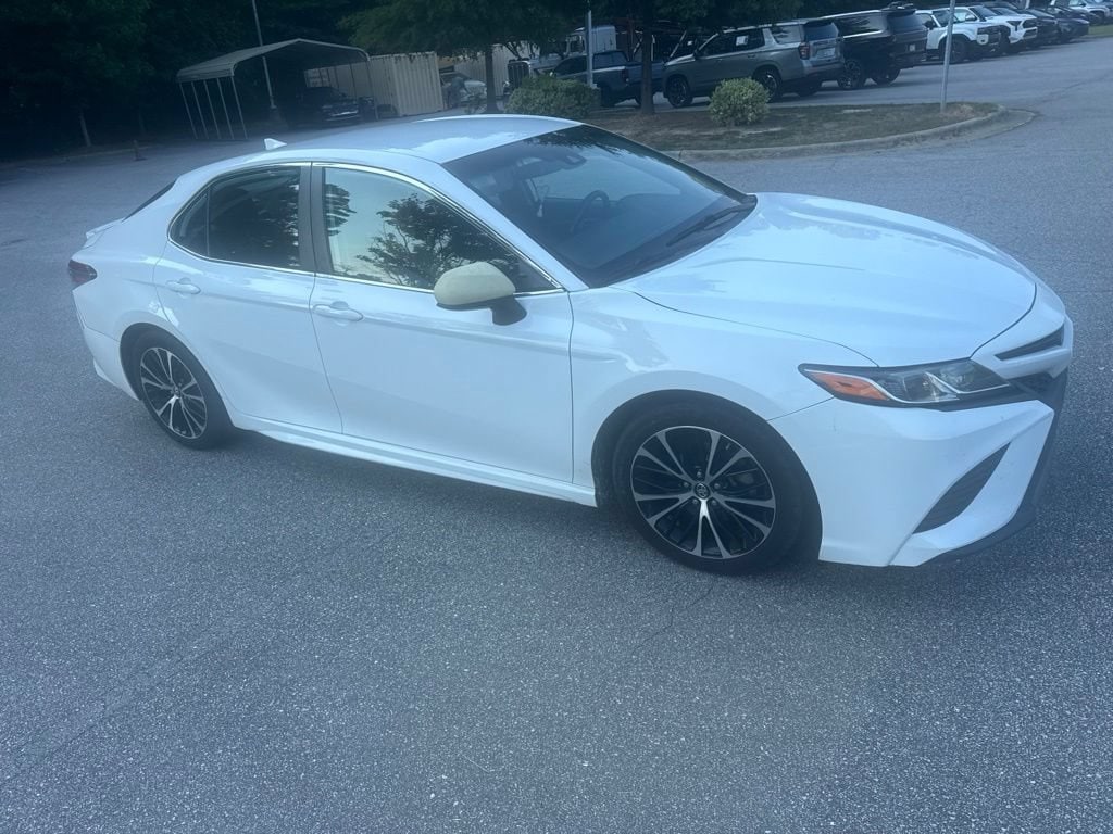 Used 2019 Toyota Camry SE Sedan