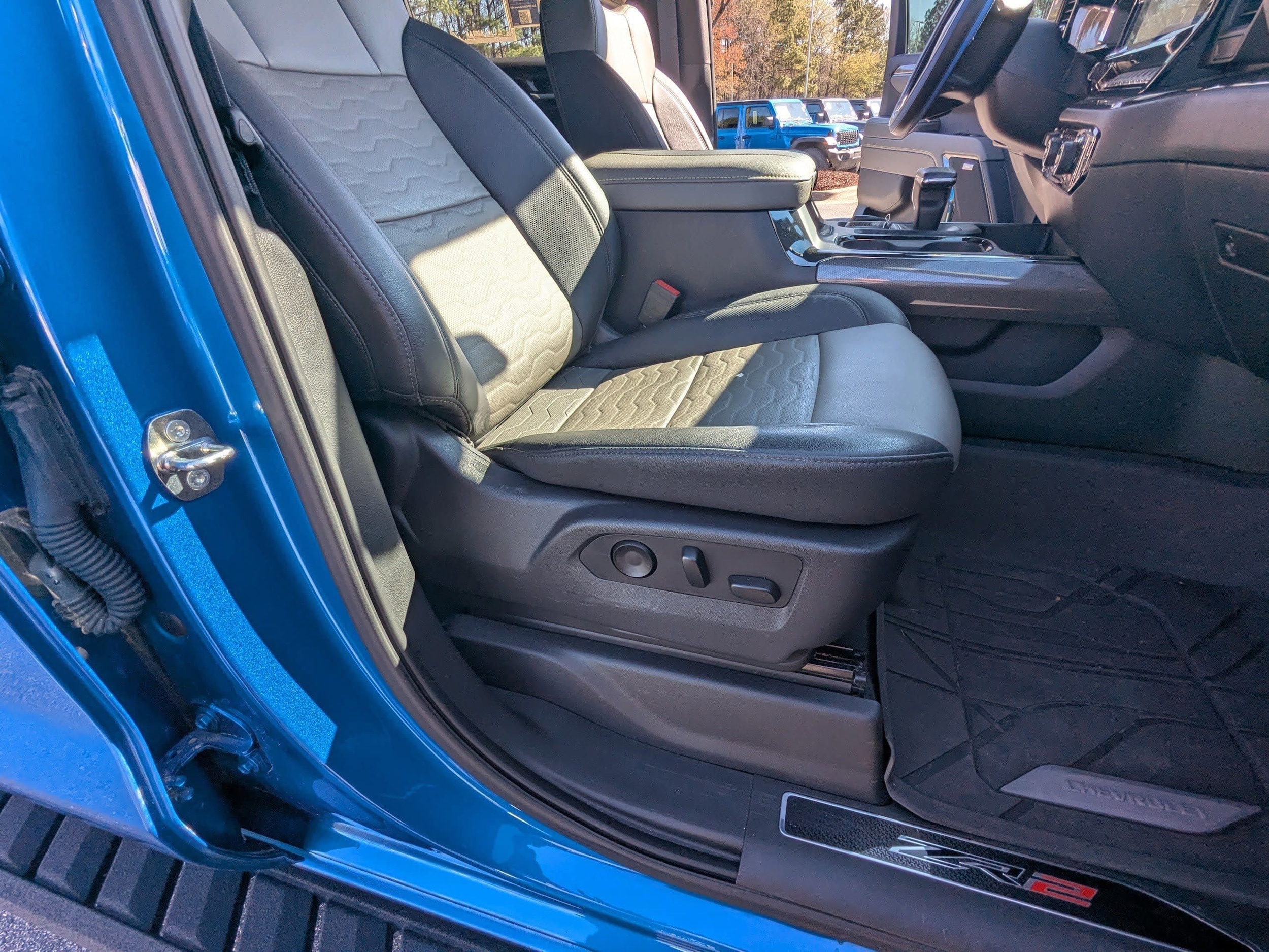 2023 Chevrolet Silverado 1500 ZR2 - Photo 15