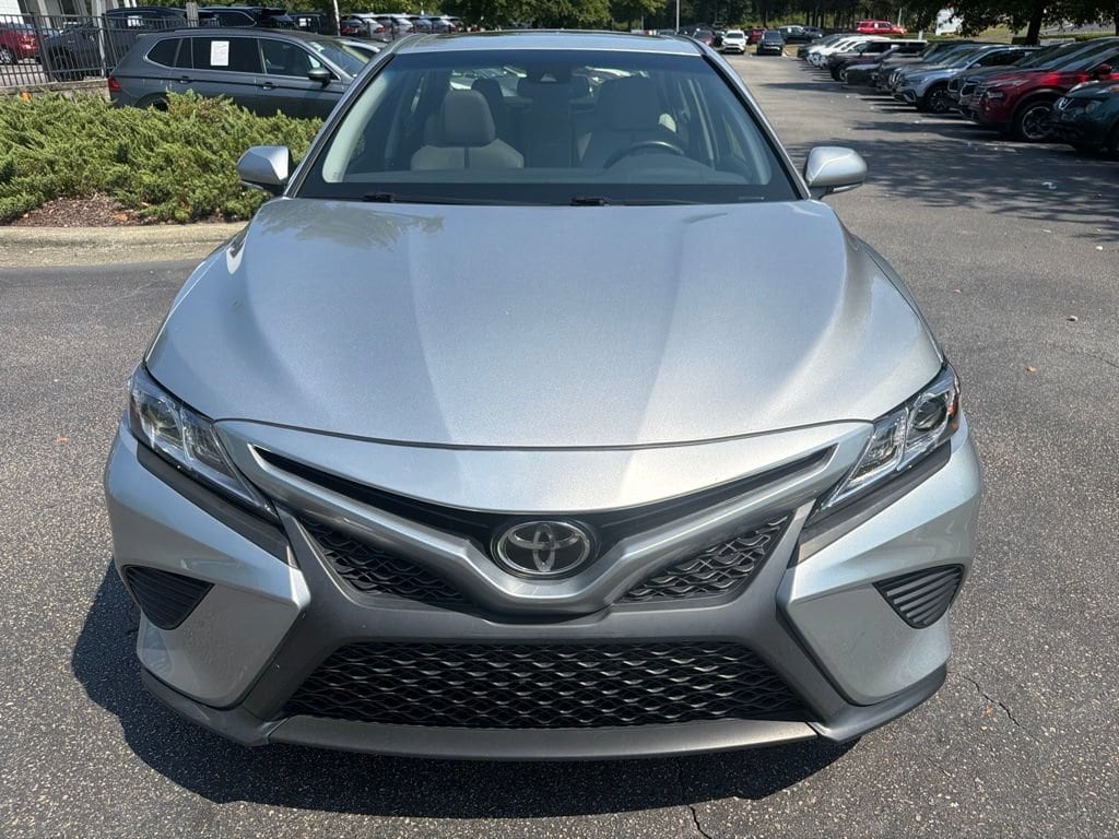 Used 2018 Toyota Camry SE Sedan