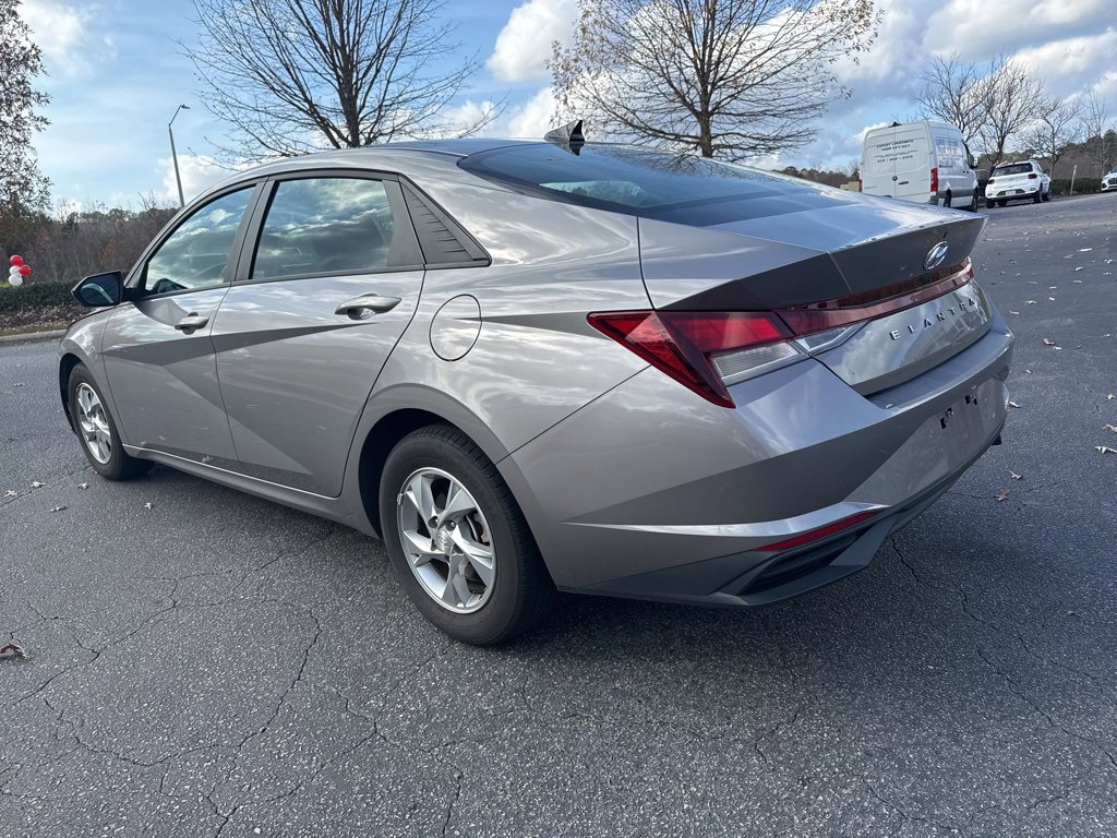 2023 Hyundai Elantra SE photo 2