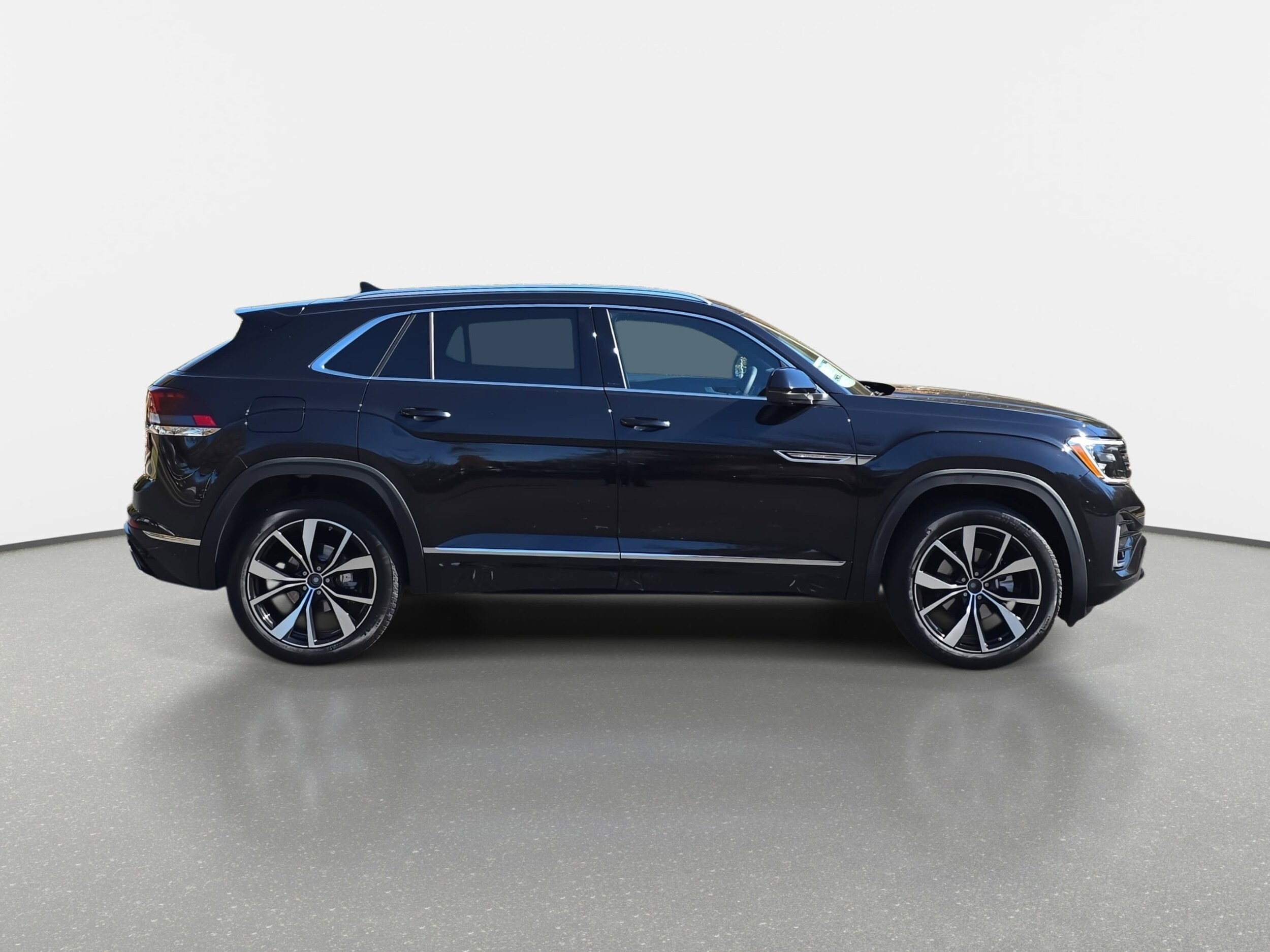 2026 Volkswagen Atlas Cross Sport SEL Premium R-Line photo 2