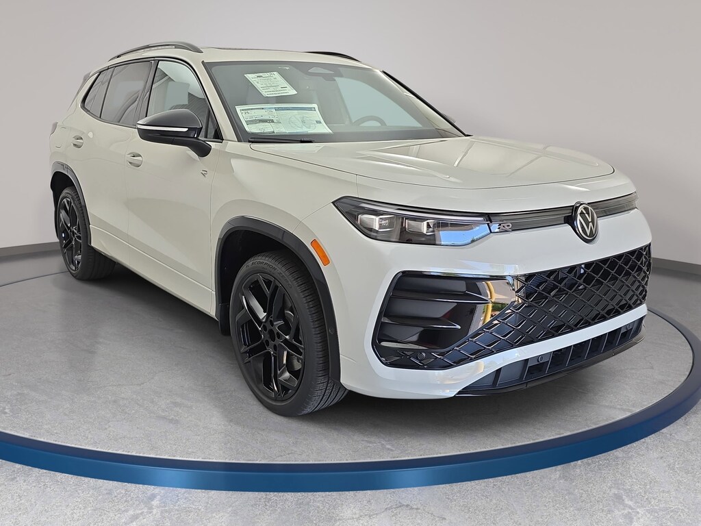 New 2026 Volkswagen Tiguan 2.0T SE R-Line Black SUV