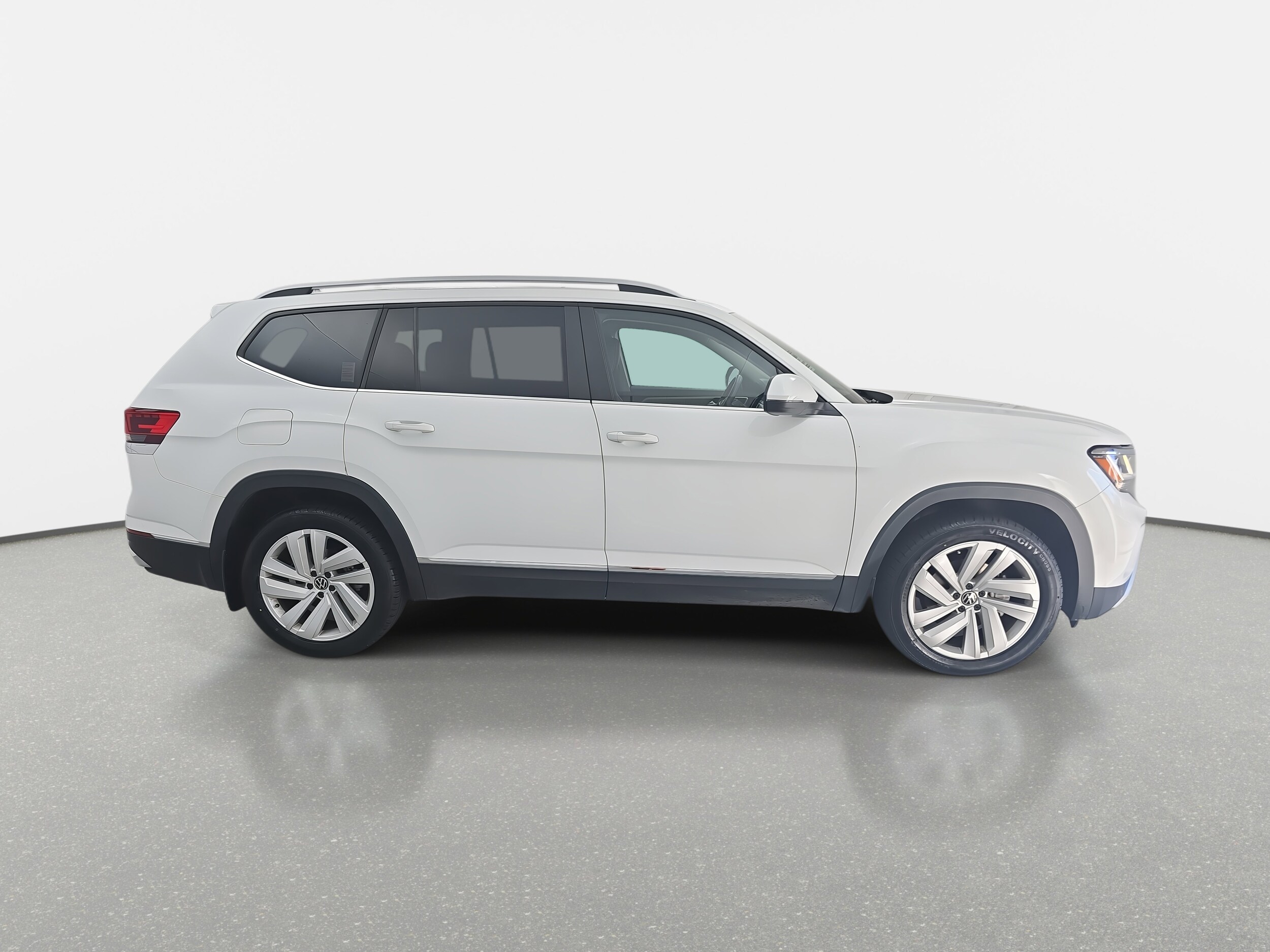 2021 Volkswagen Atlas V6 SEL photo 2