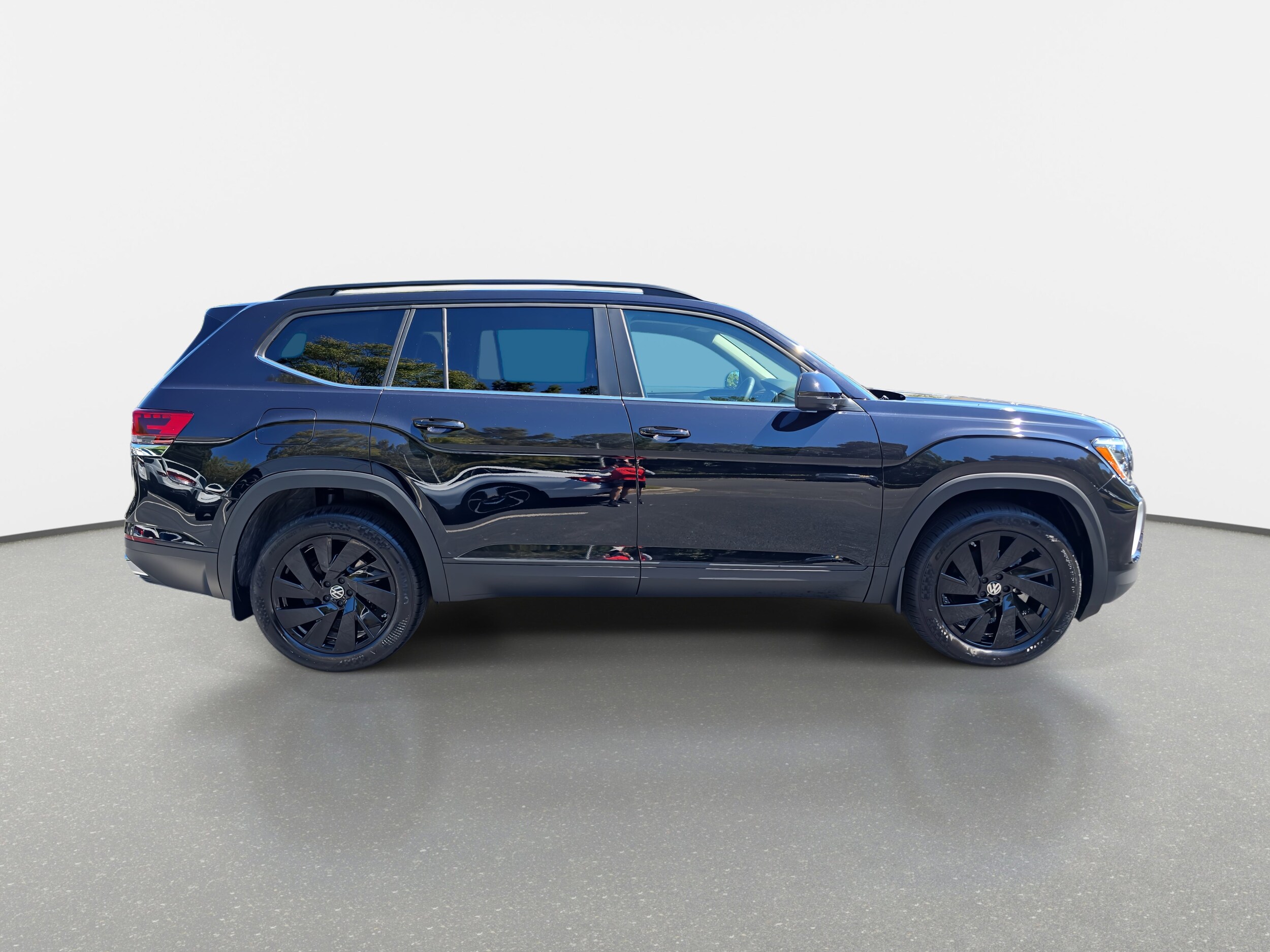 2026 Volkswagen Atlas SE Technology photo 2