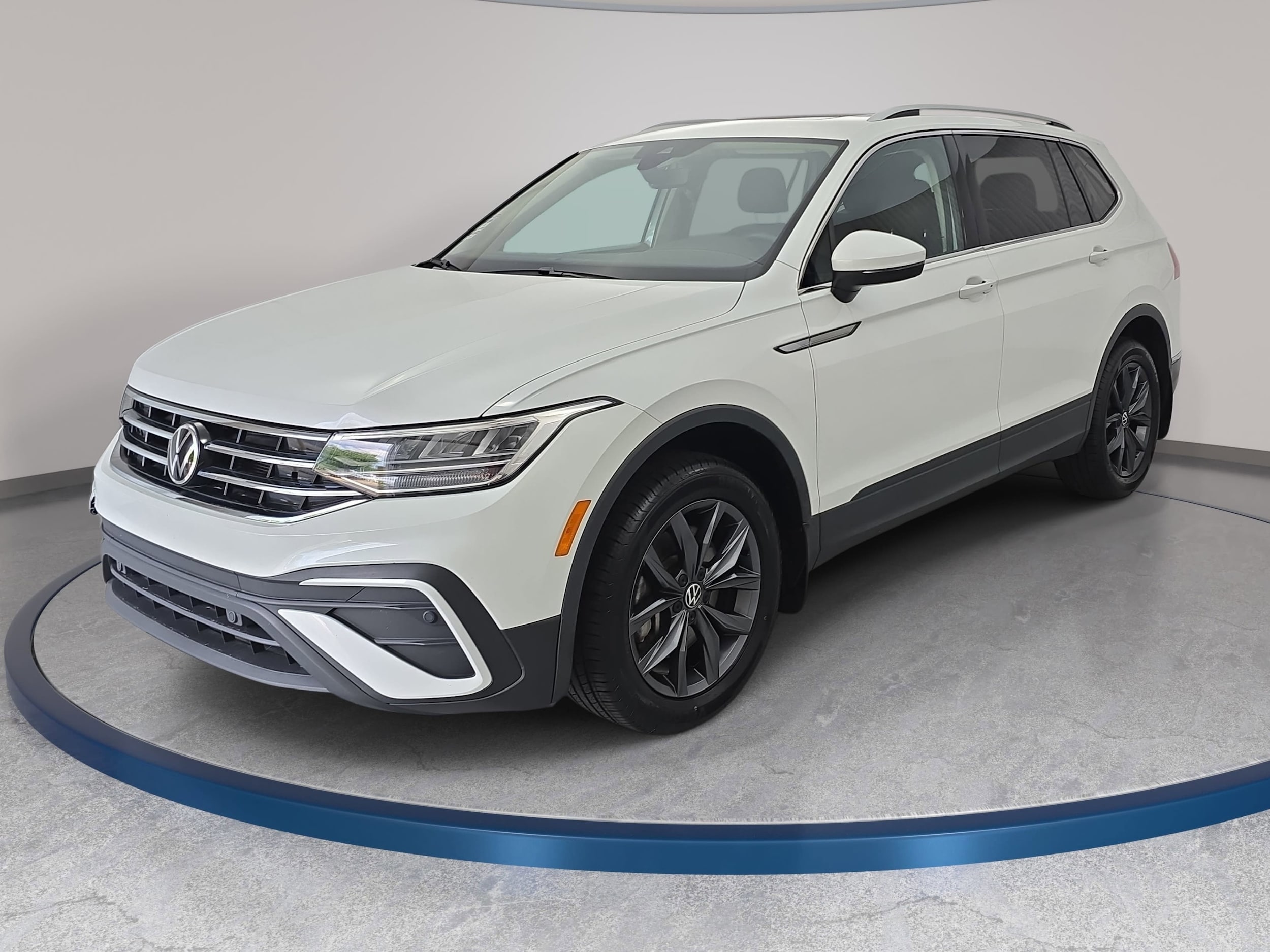 2023 Volkswagen Tiguan 2.0T SE 4Motion's photo