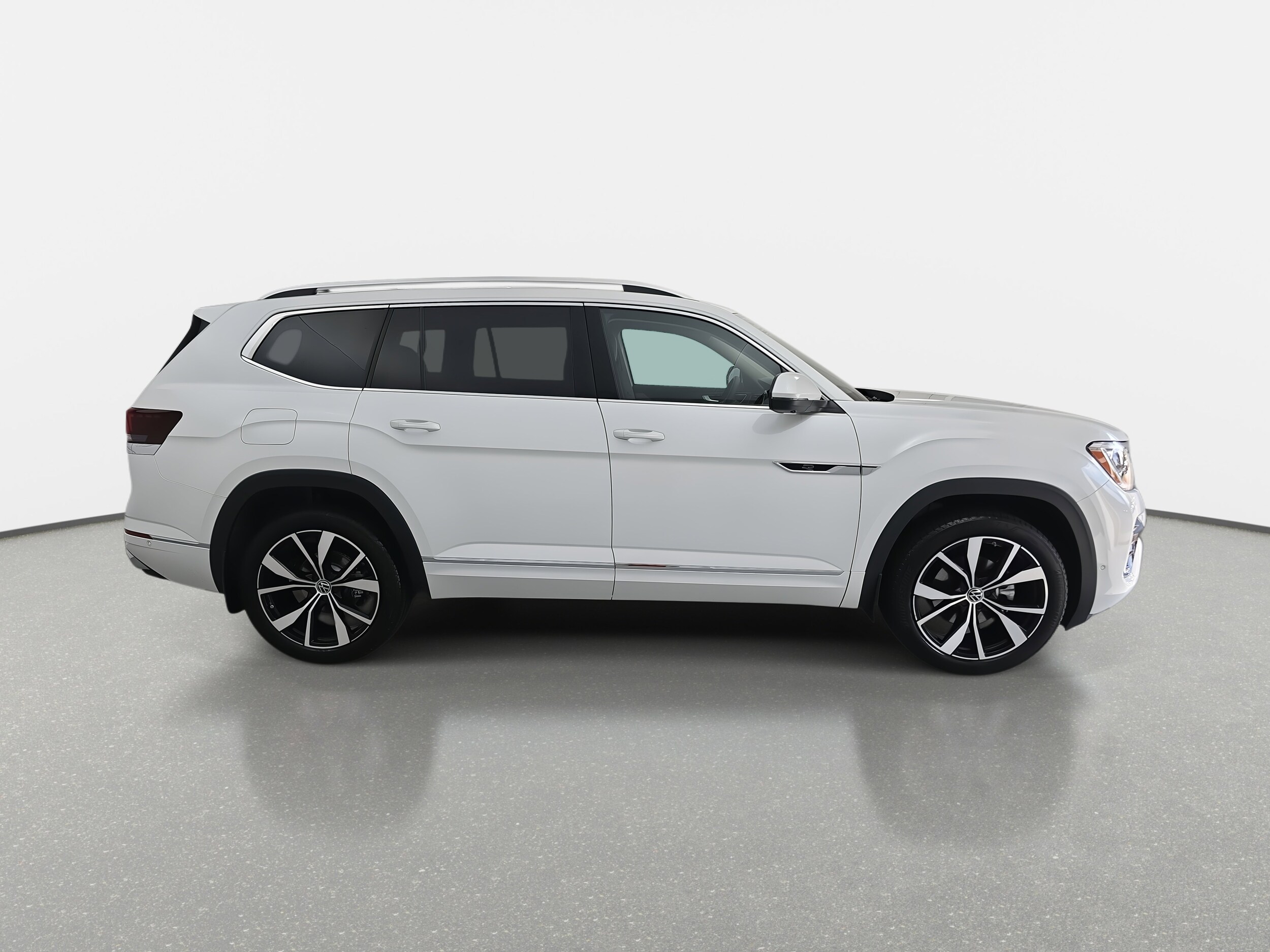 2025 Volkswagen Atlas SEL Premium R-Line photo 2