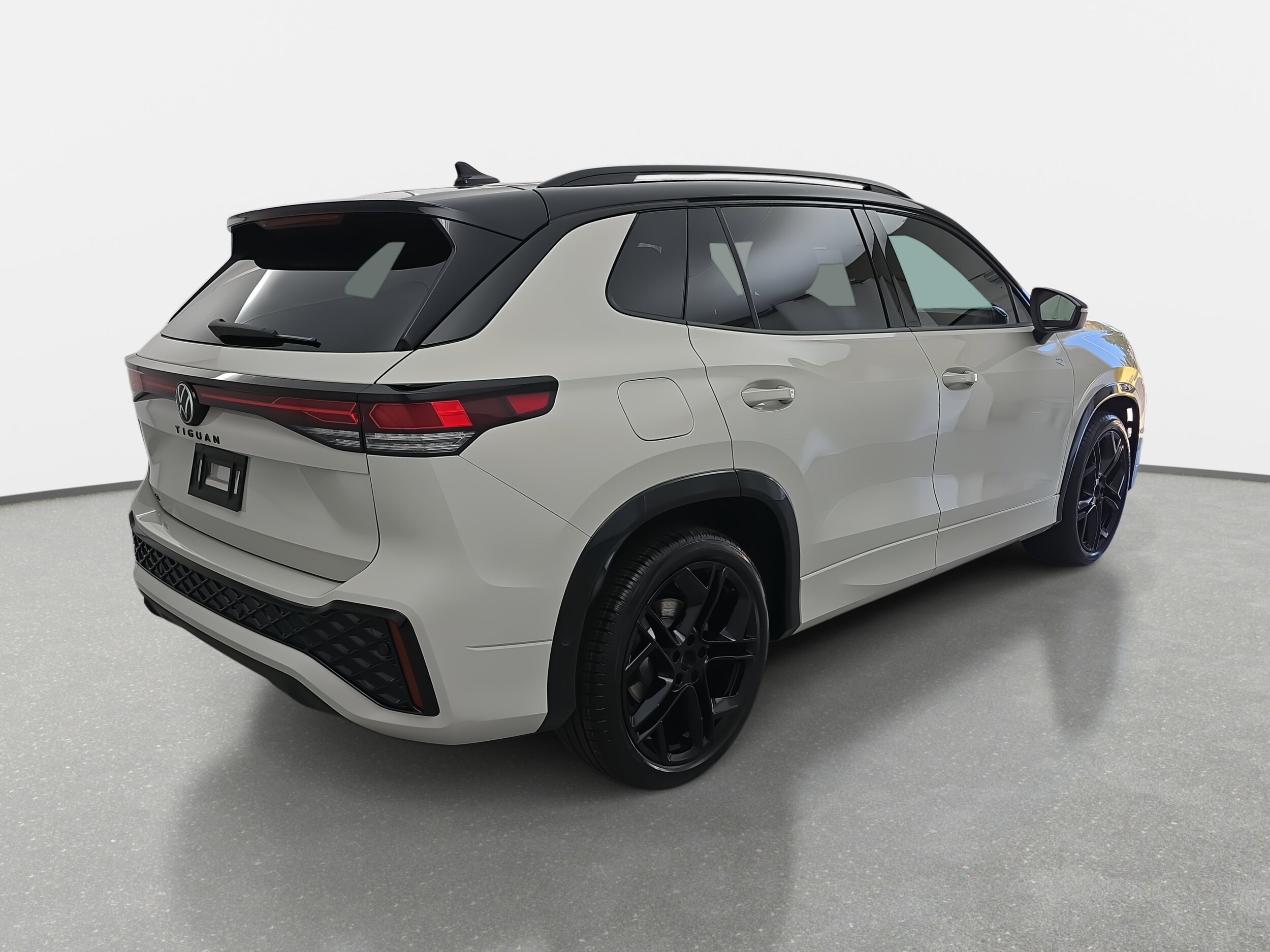 2026 Volkswagen Tiguan SE R-Line Black photo 3