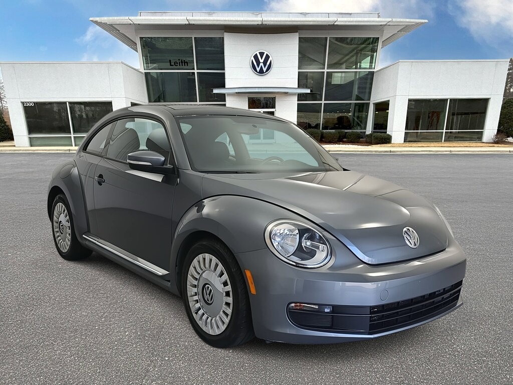 Used 2013 Volkswagen Beetle 2.5L Hatchback