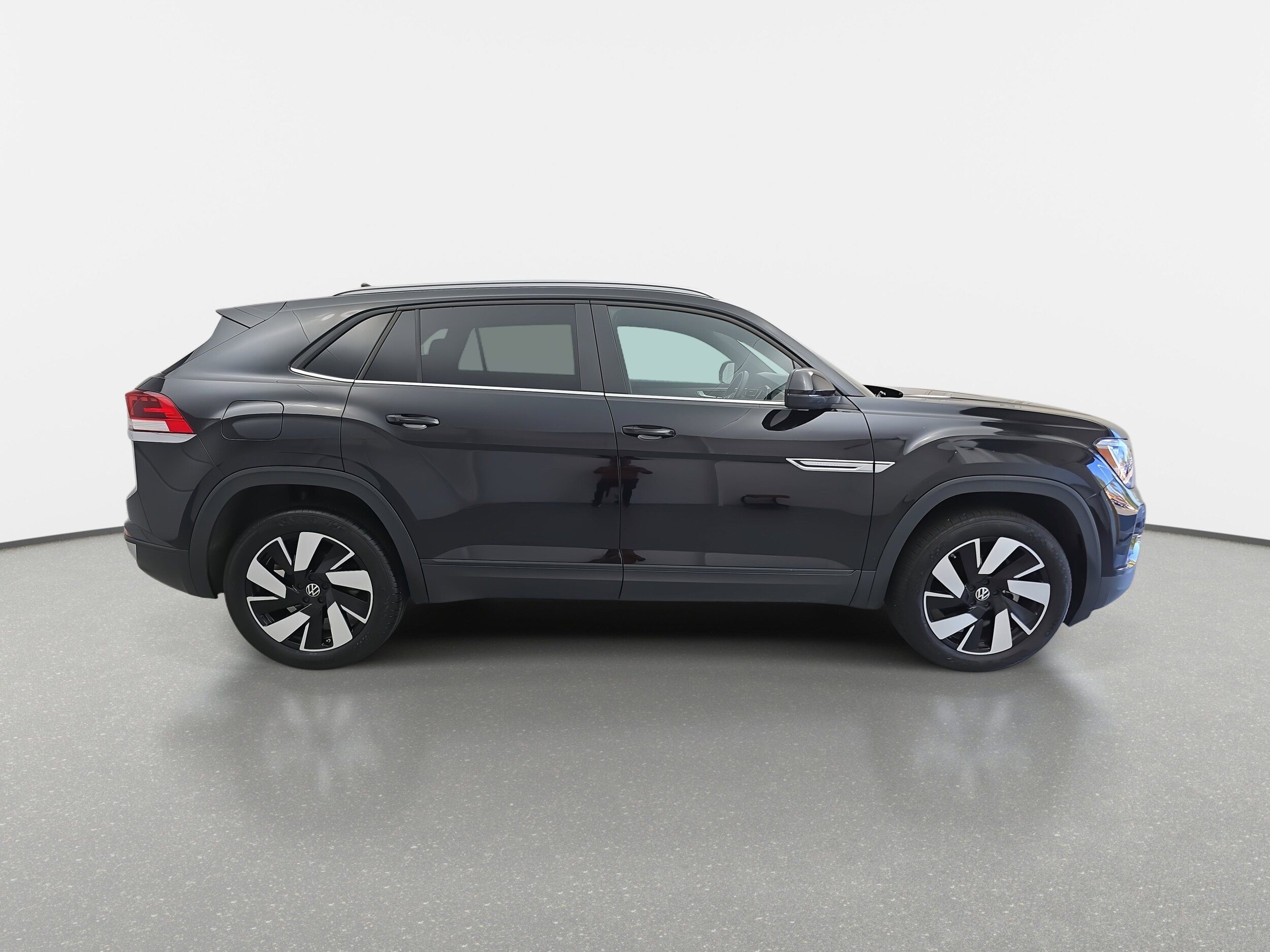 2025 Volkswagen Atlas Cross Sport SE Technology photo 2